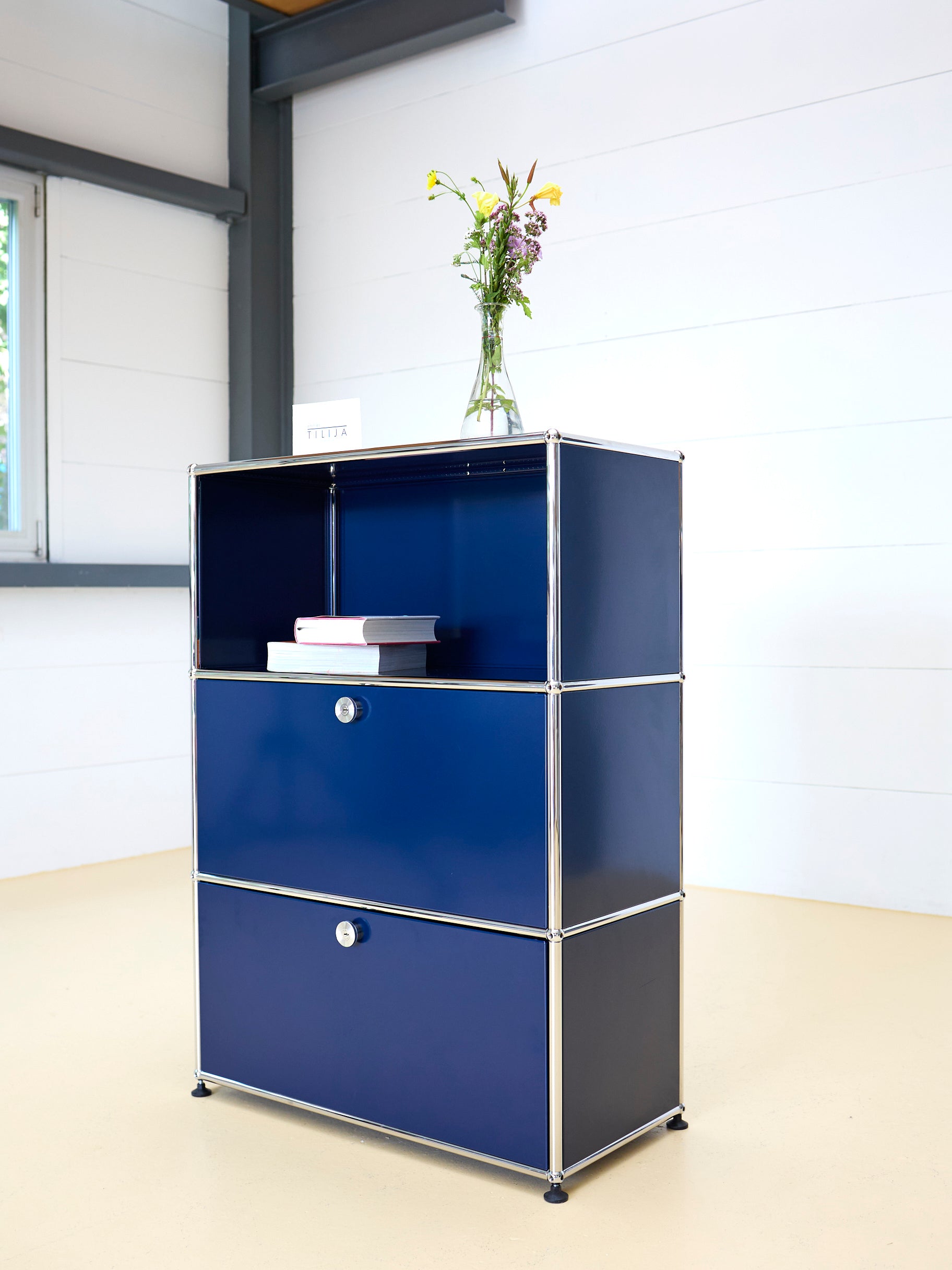 USM Haller Highboard in Stahlblau