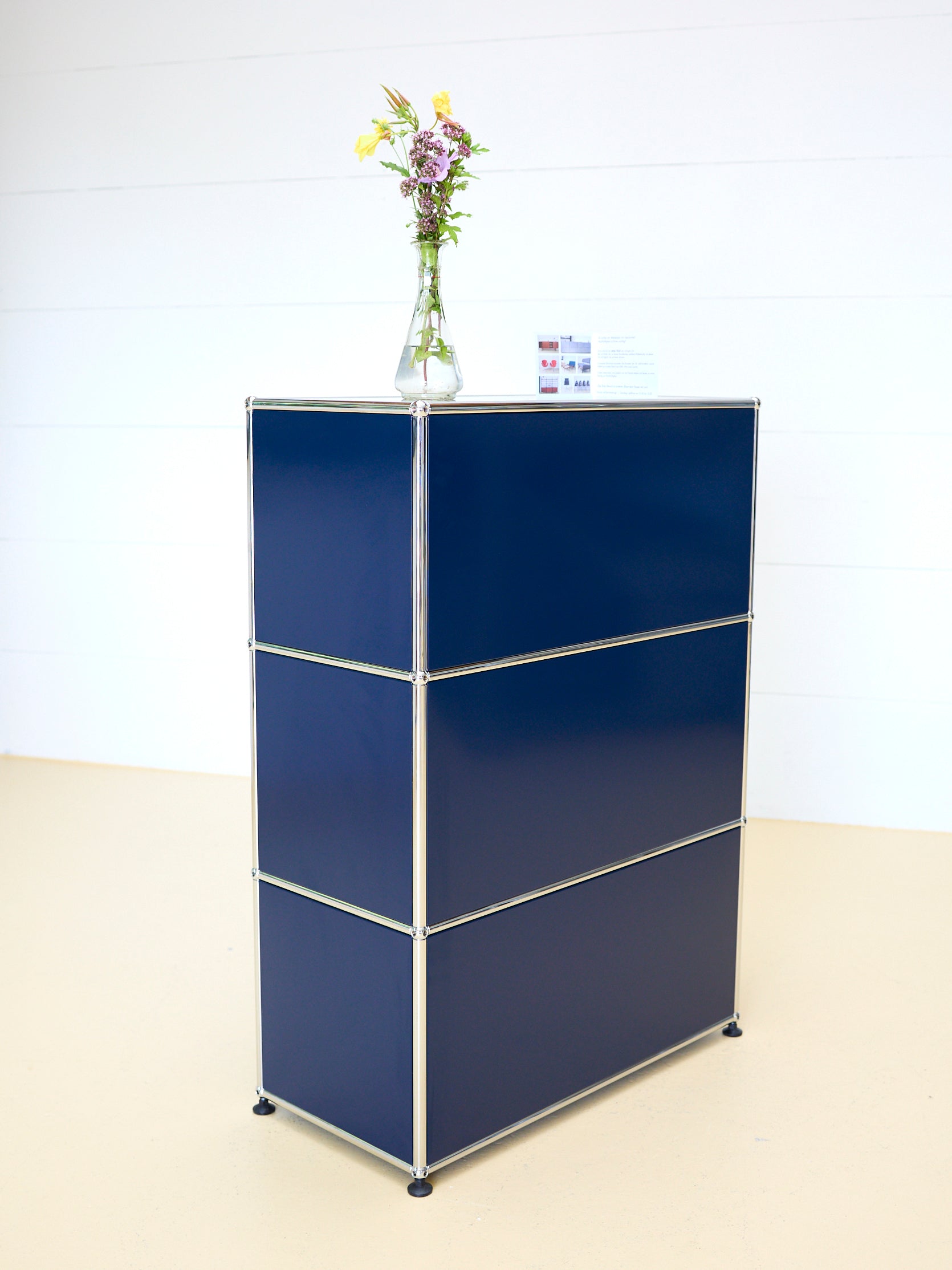 USM Haller Highboard in Stahlblau