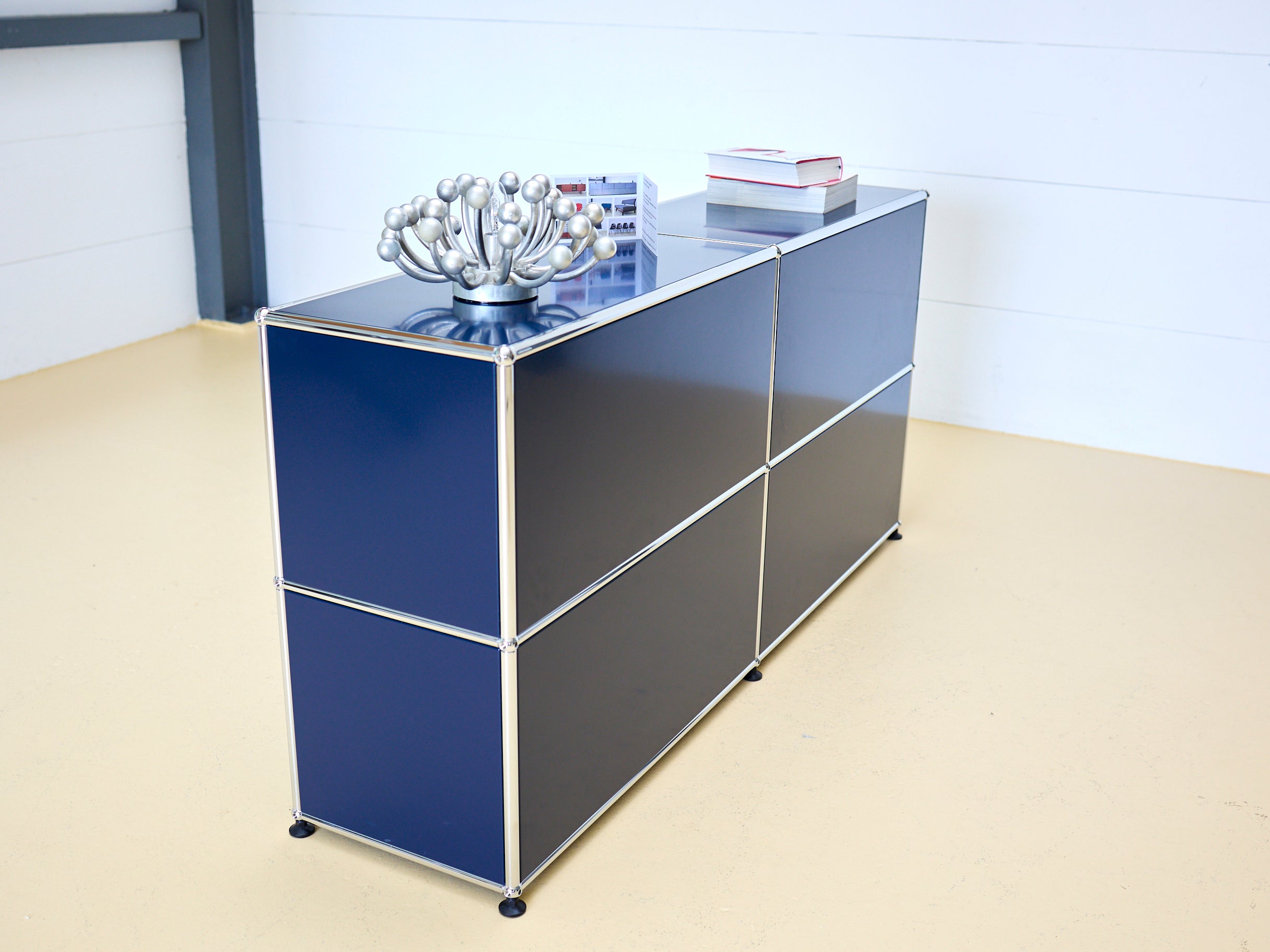 USM Sideboard in Stahlblau