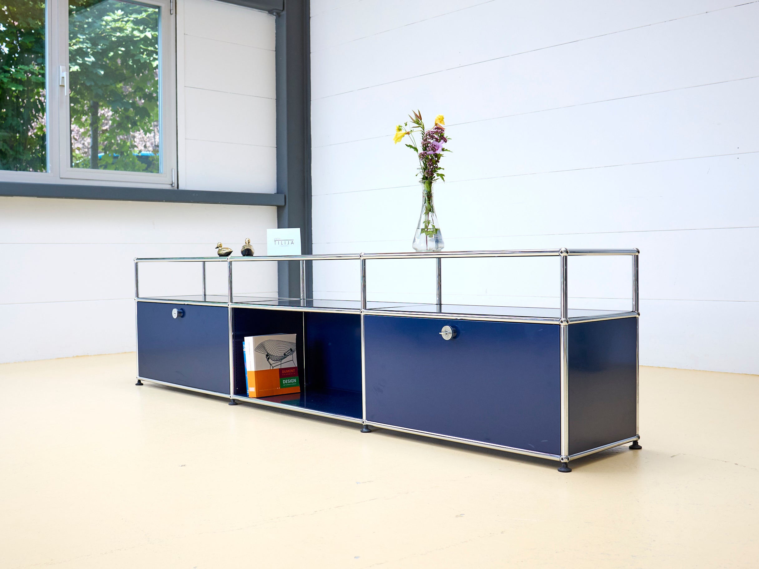 USM Haller Lowboard in Stahlblau