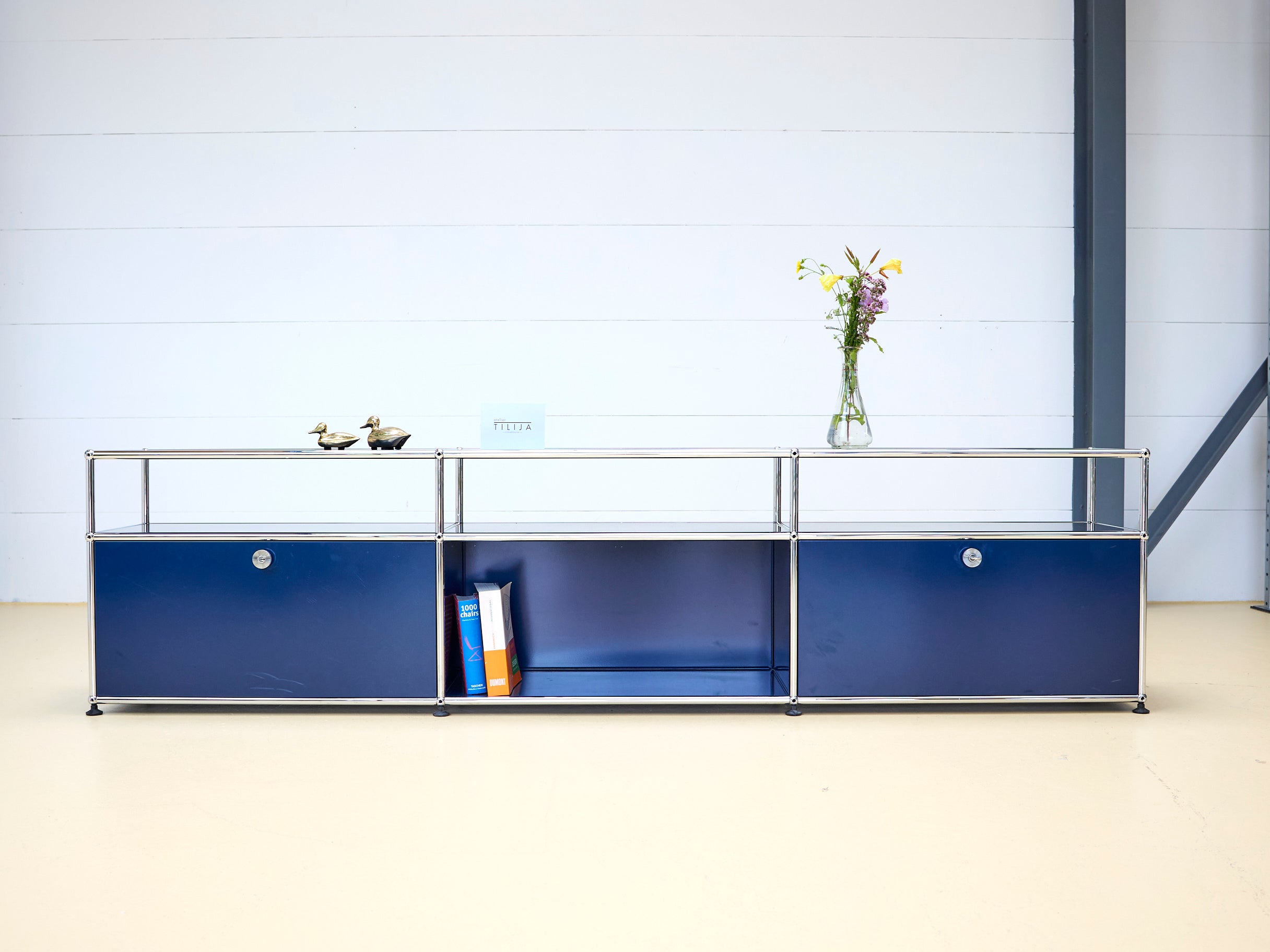 USM Haller Lowboard in Stahlblau