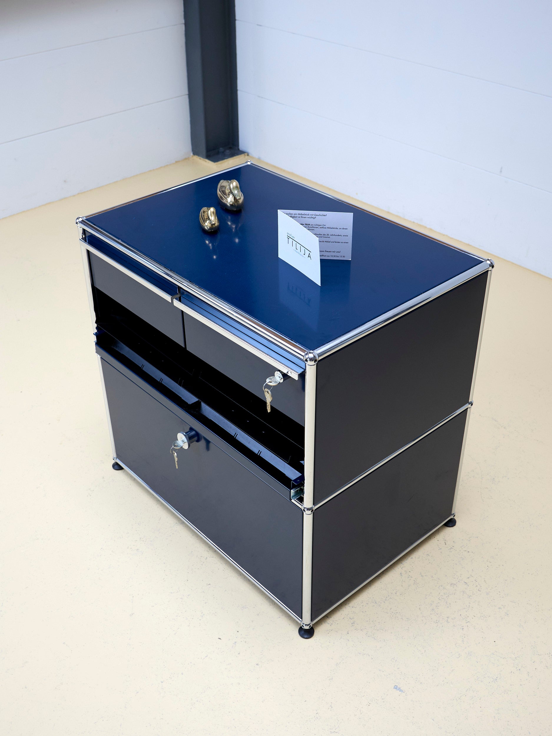 USM Sideboard in Stahlblau, Druckermöbel