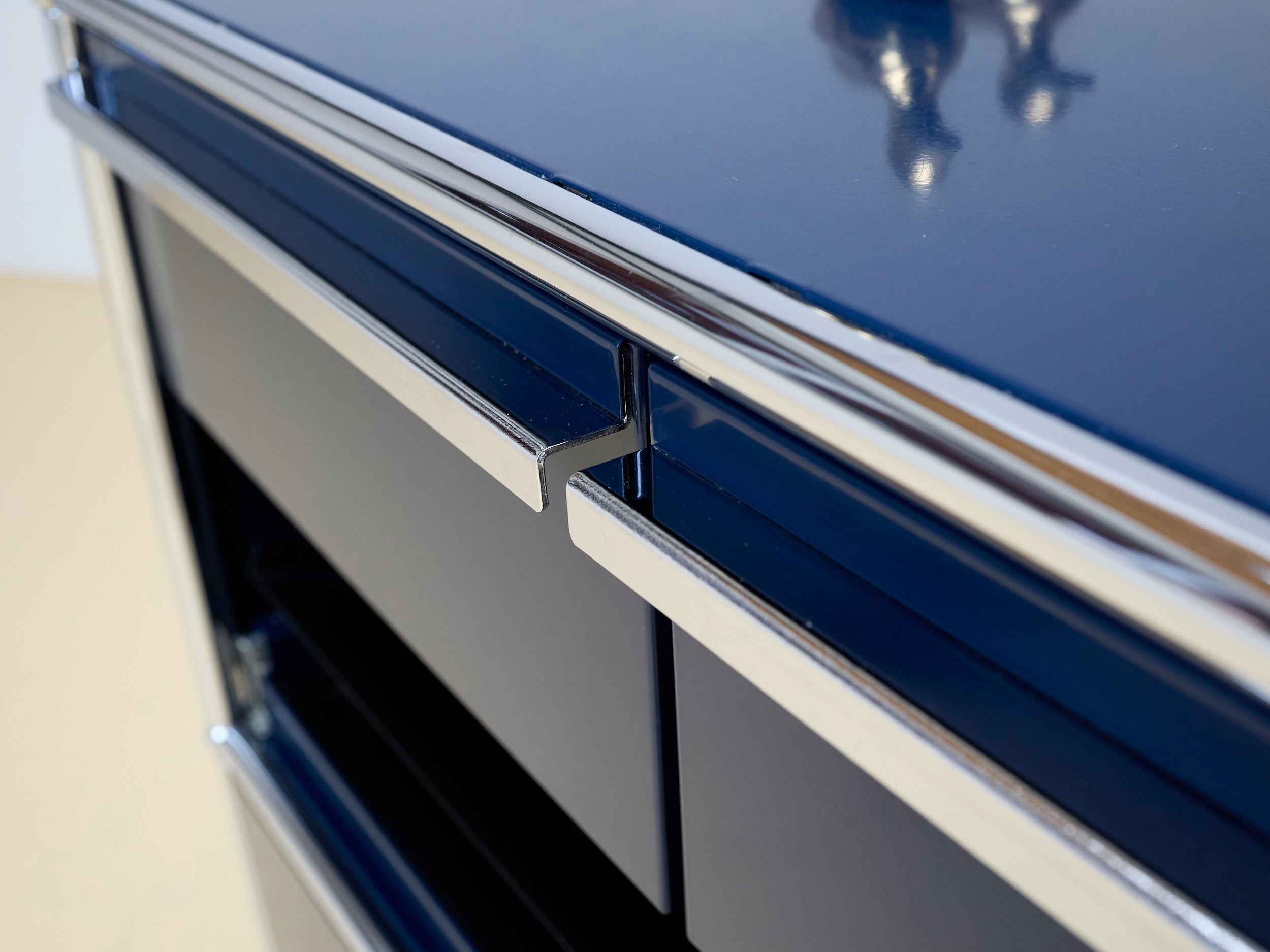 USM Sideboard in Stahlblau, Druckermöbel