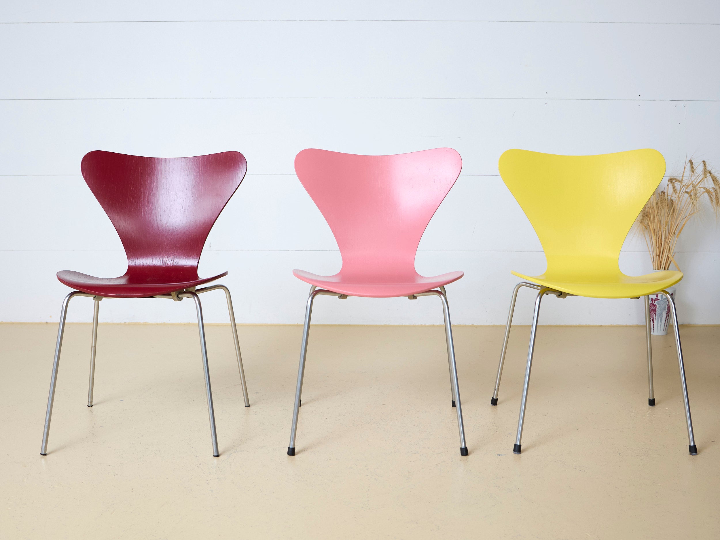 Arne Jacobsen Stühle von Fritz Hansen Stapelbar 1