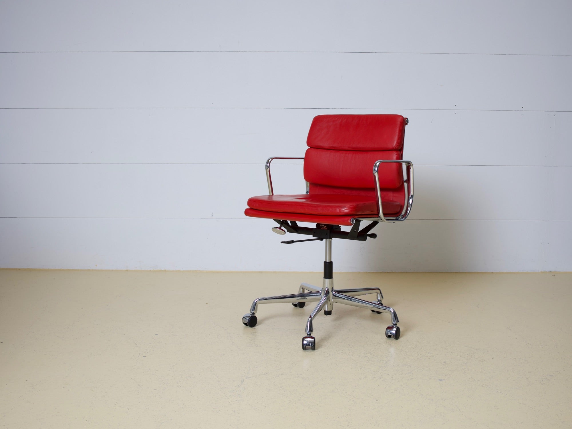 Vitra Eames Soft Pad Bürostuhl, EA 217