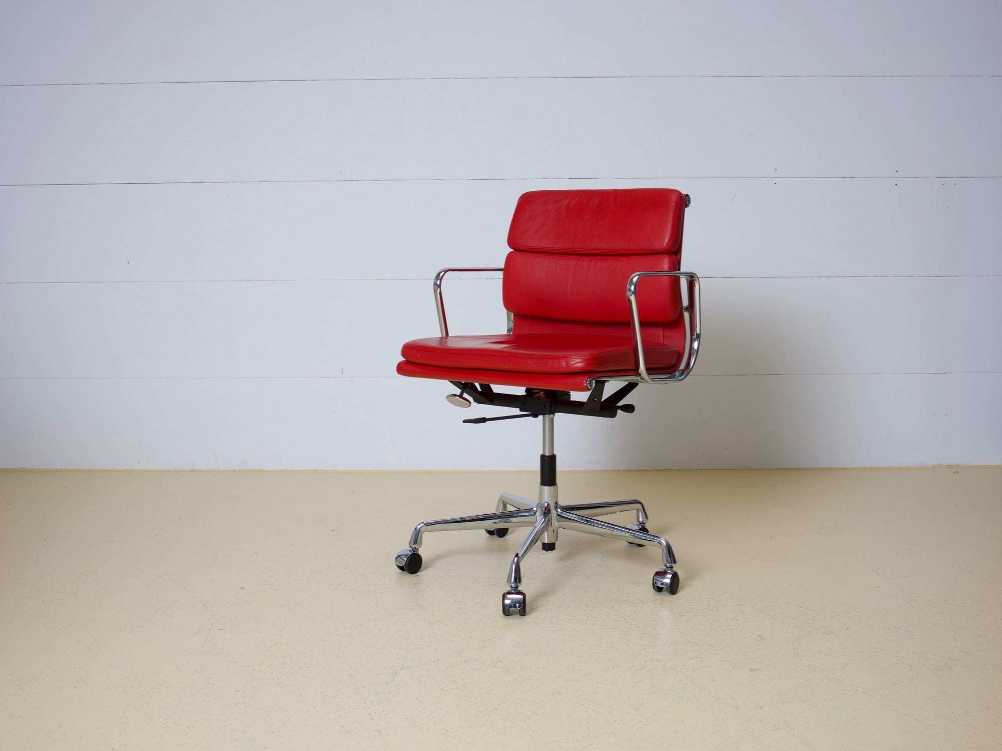 Vitra Eames Soft Pad Bürostuhl, EA 217