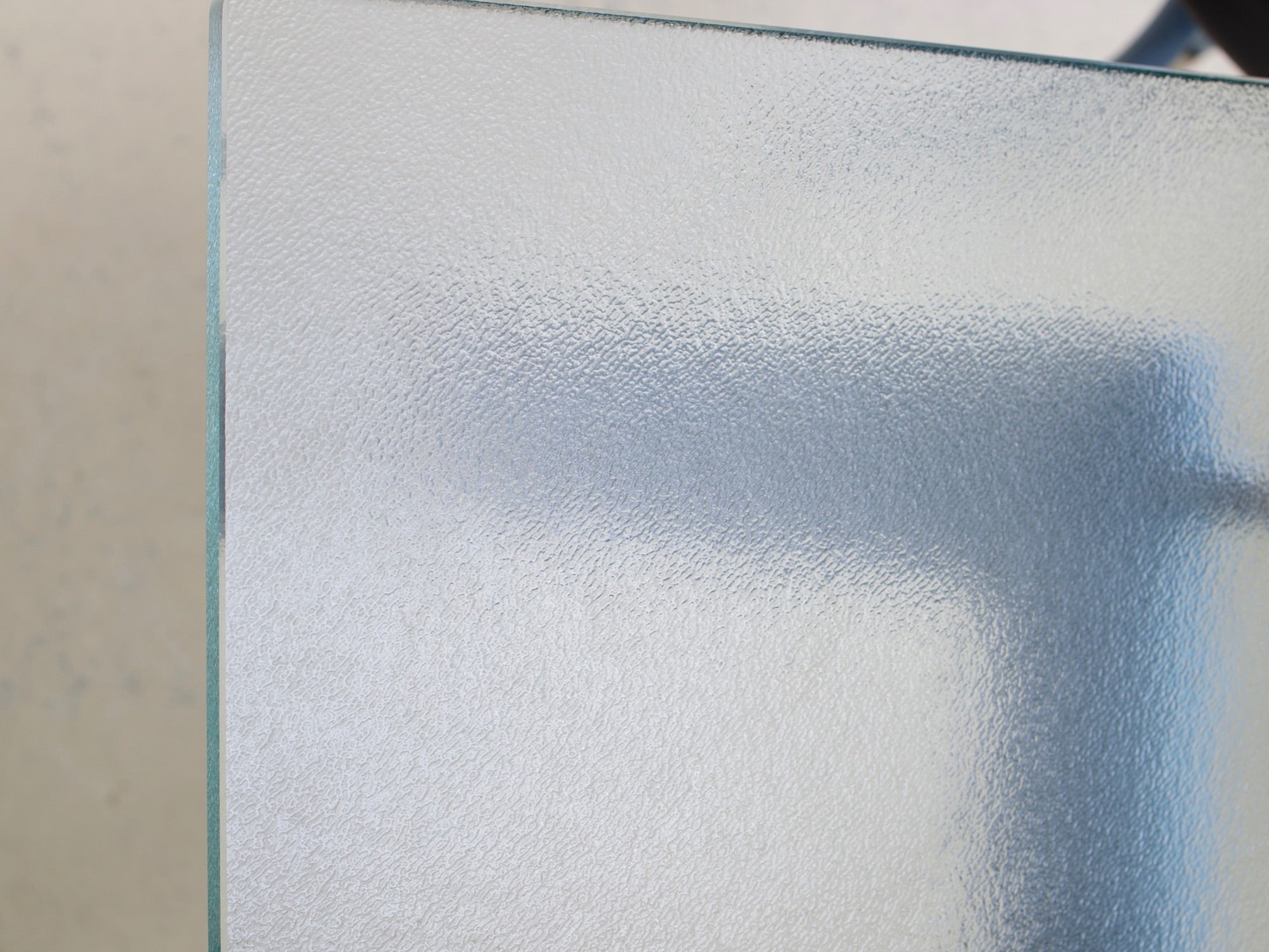 Le Corbusier Bauhaus Set: Tisch & Stühle LC7 von Cassina