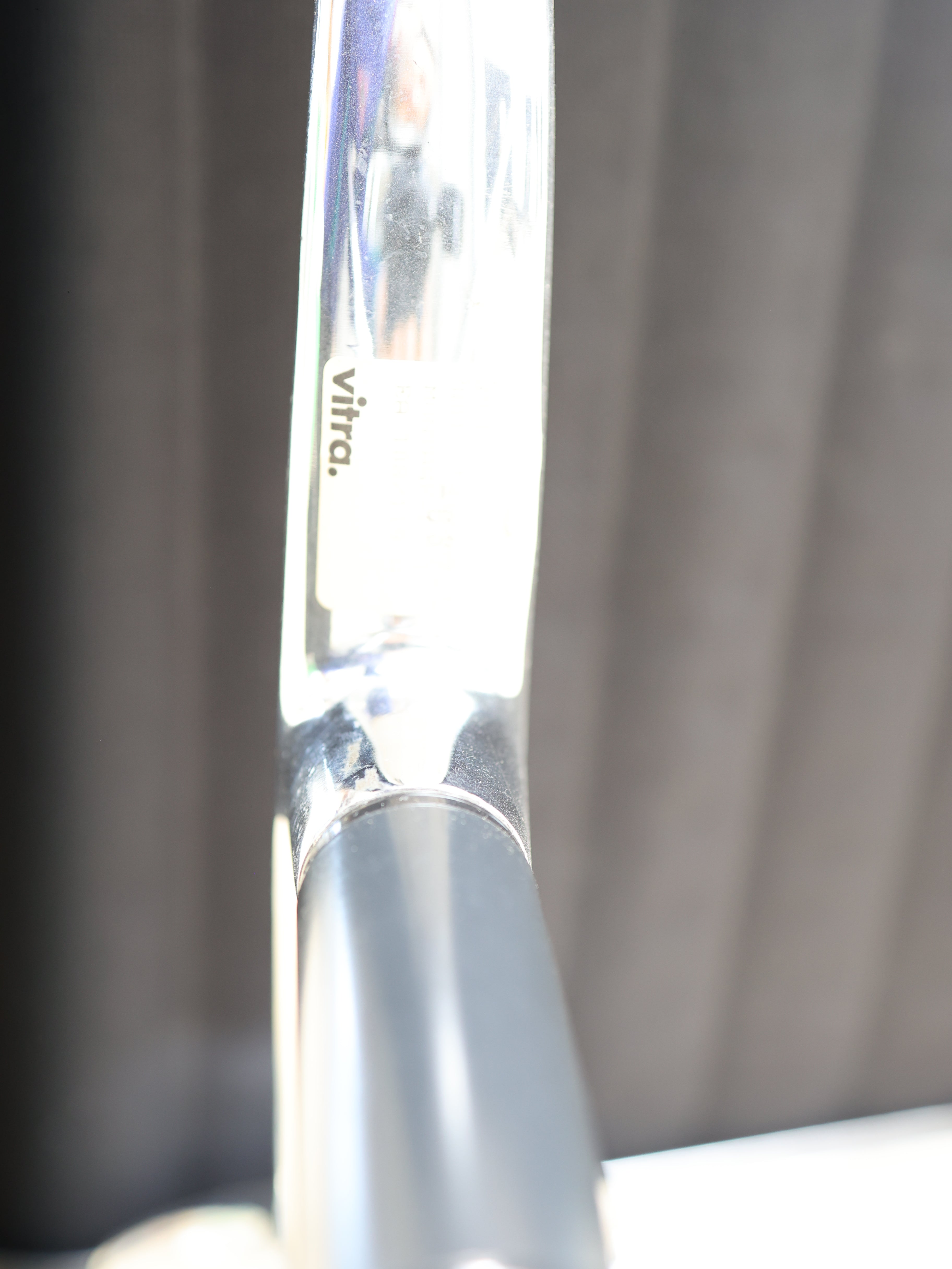 Vitra Eames Stühle EA 112 drehbar