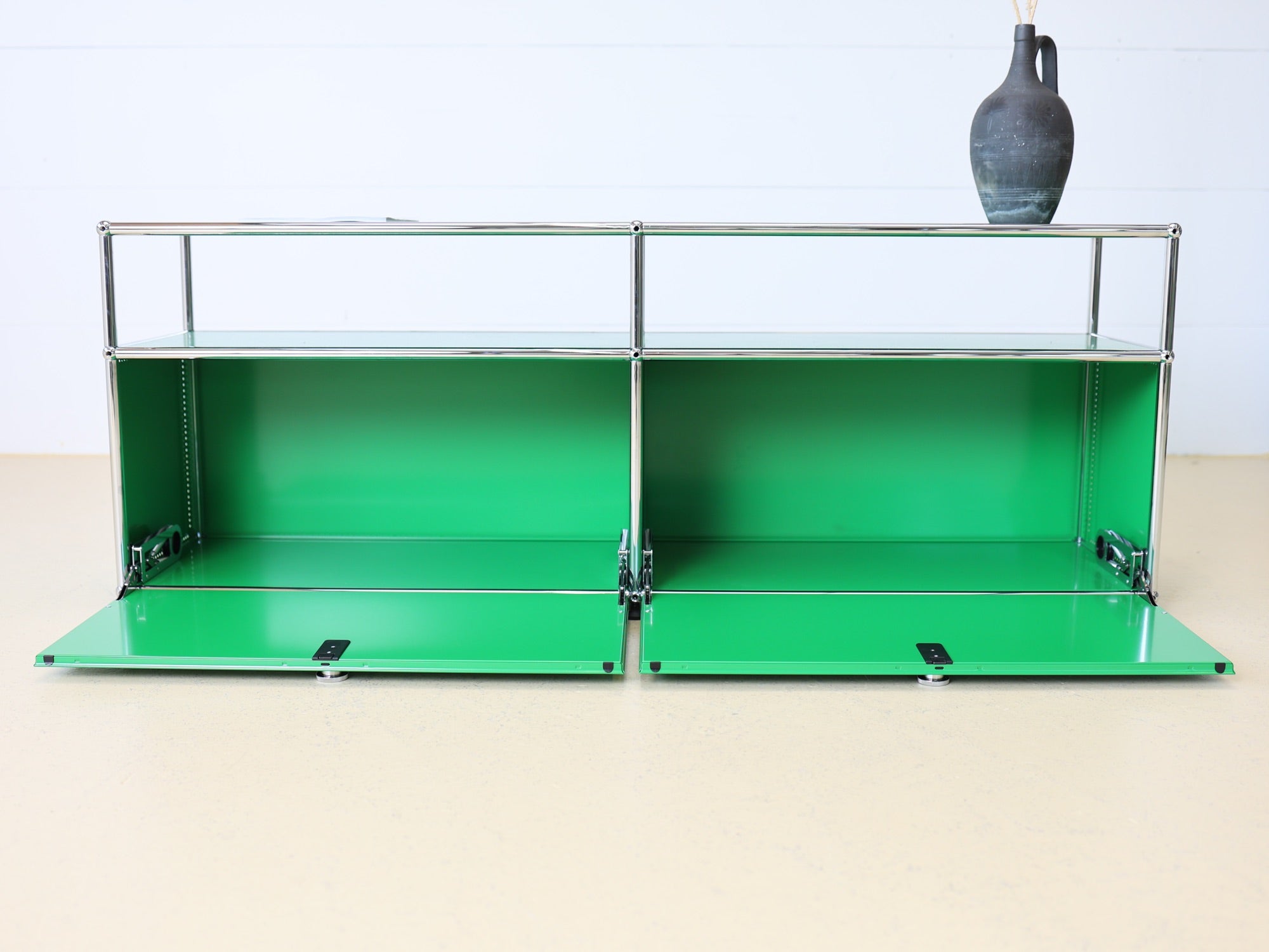 USM Haller Lowboard grün