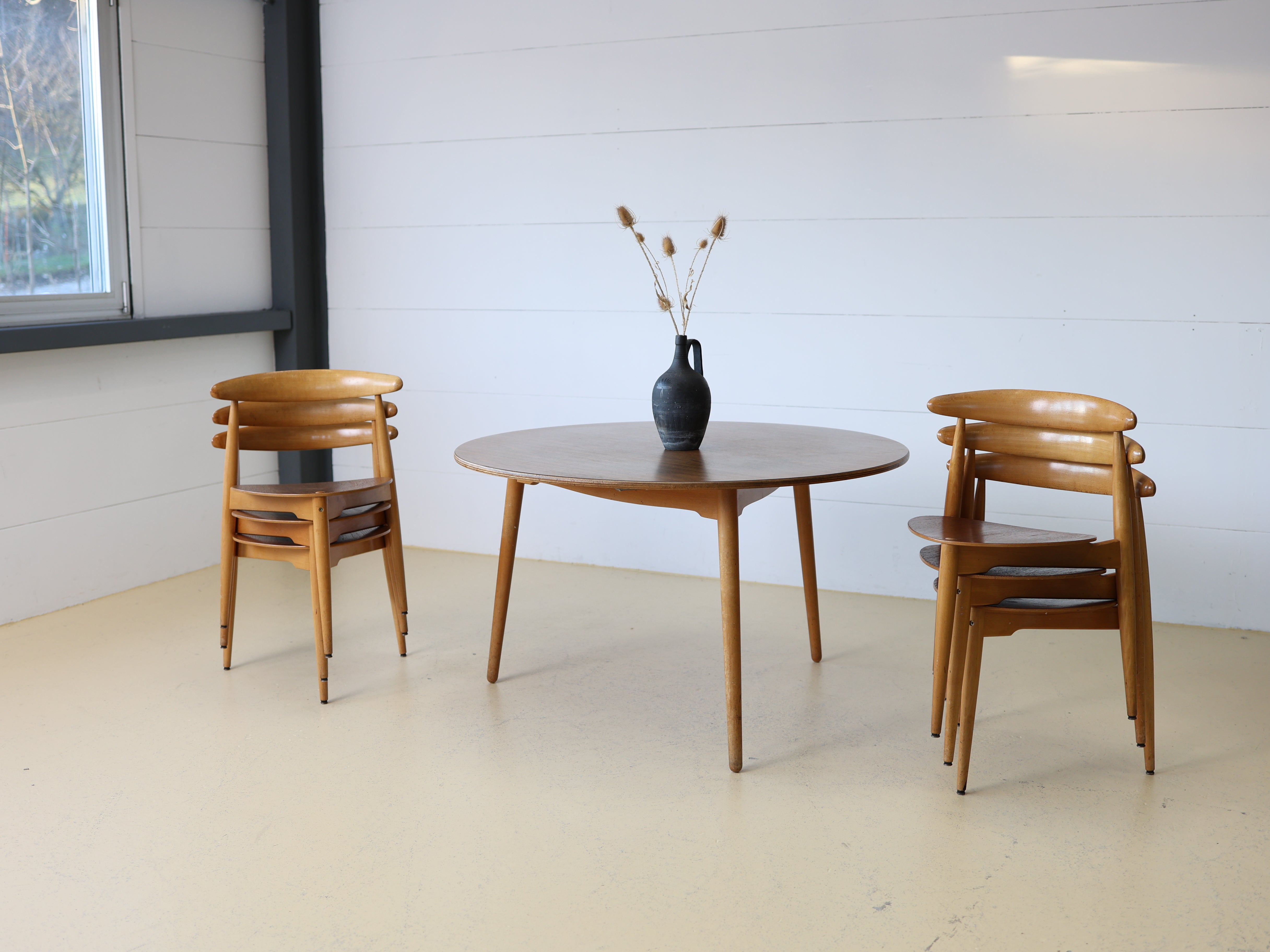 Schöner Tisch von Hans J. Wegner