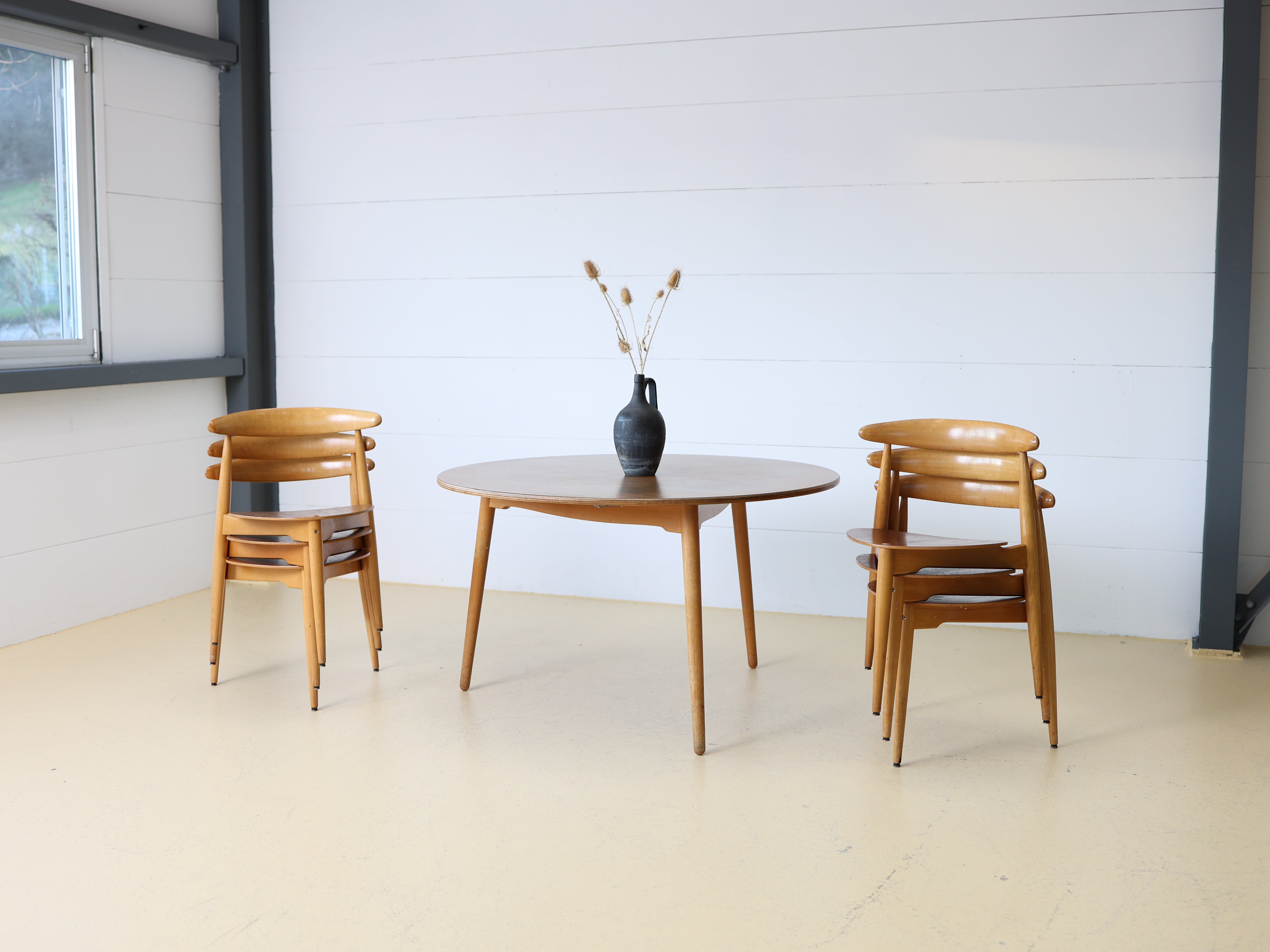Schöner Tisch von Hans J. Wegner