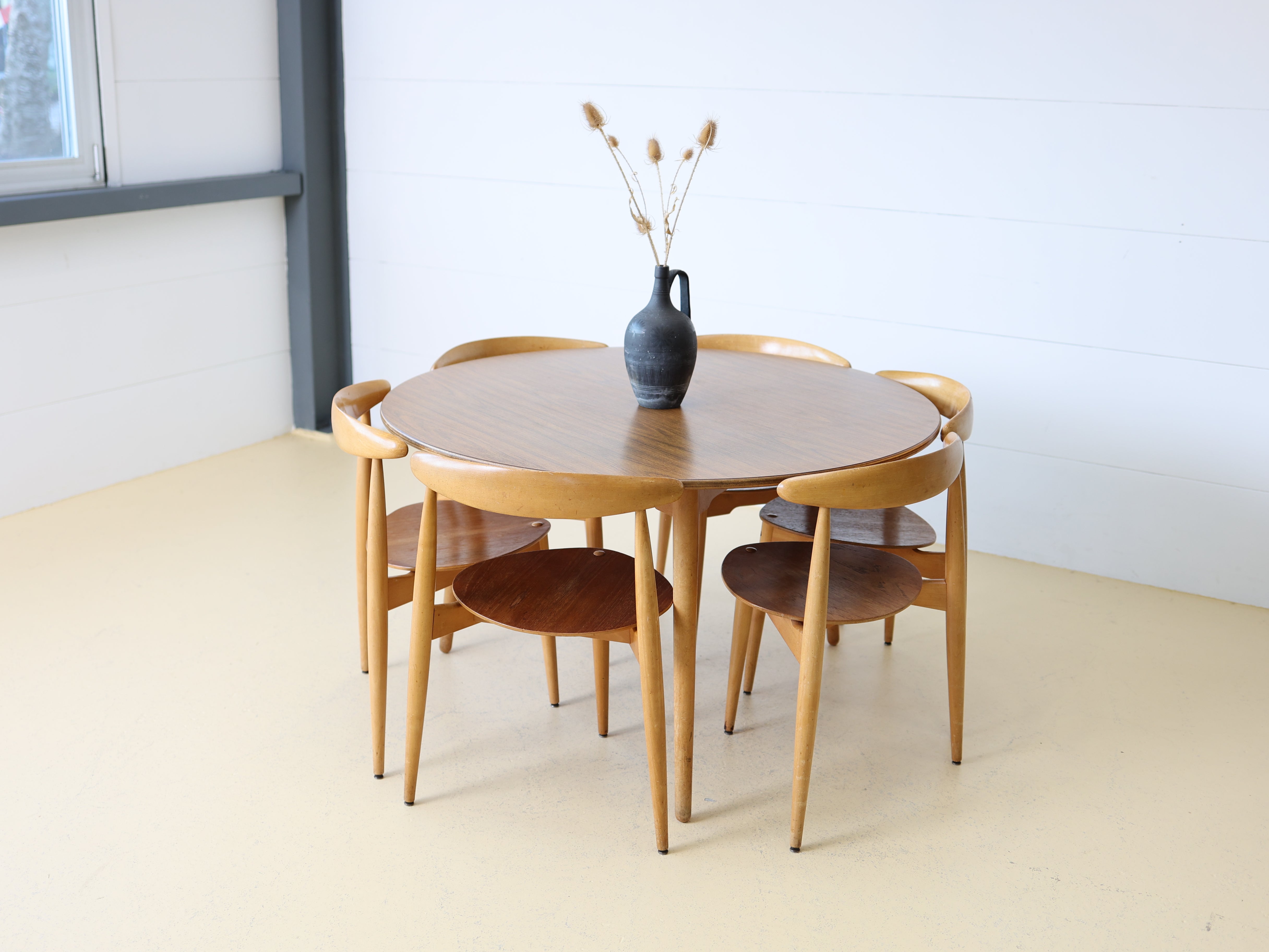 Schöner Tisch von Hans J. Wegner