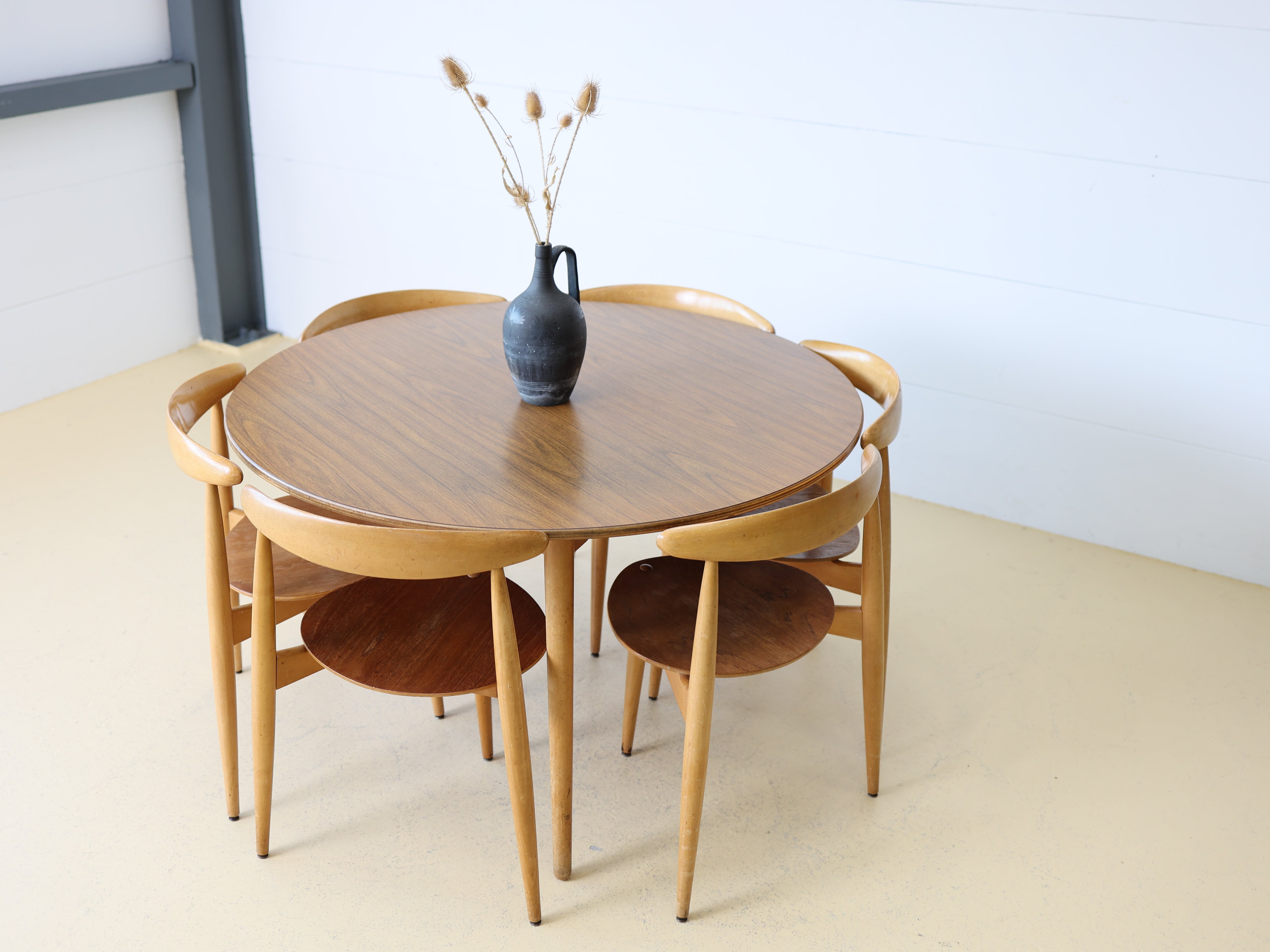 Schöner Tisch von Hans J. Wegner