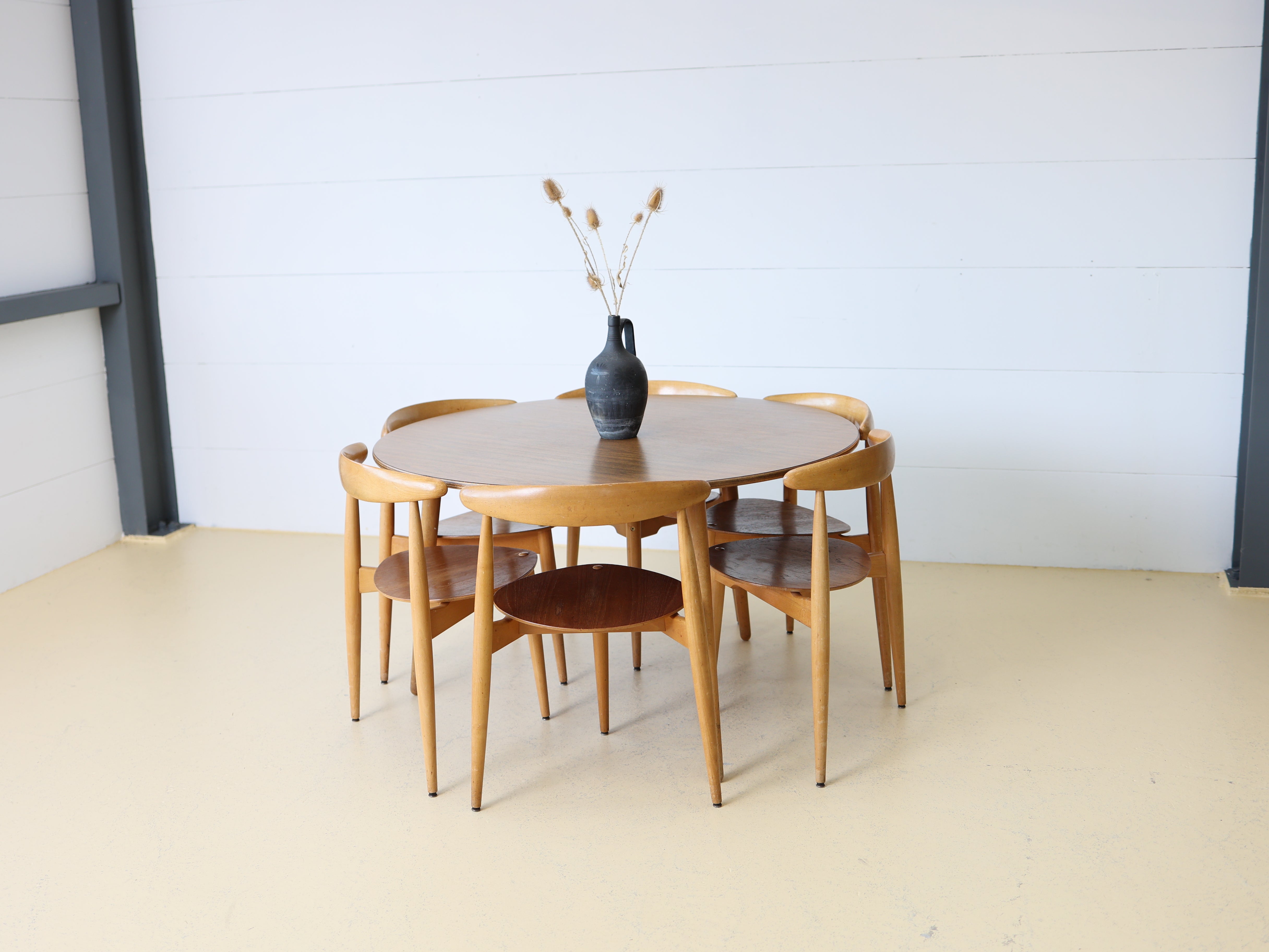 Schöner Tisch von Hans J. Wegner