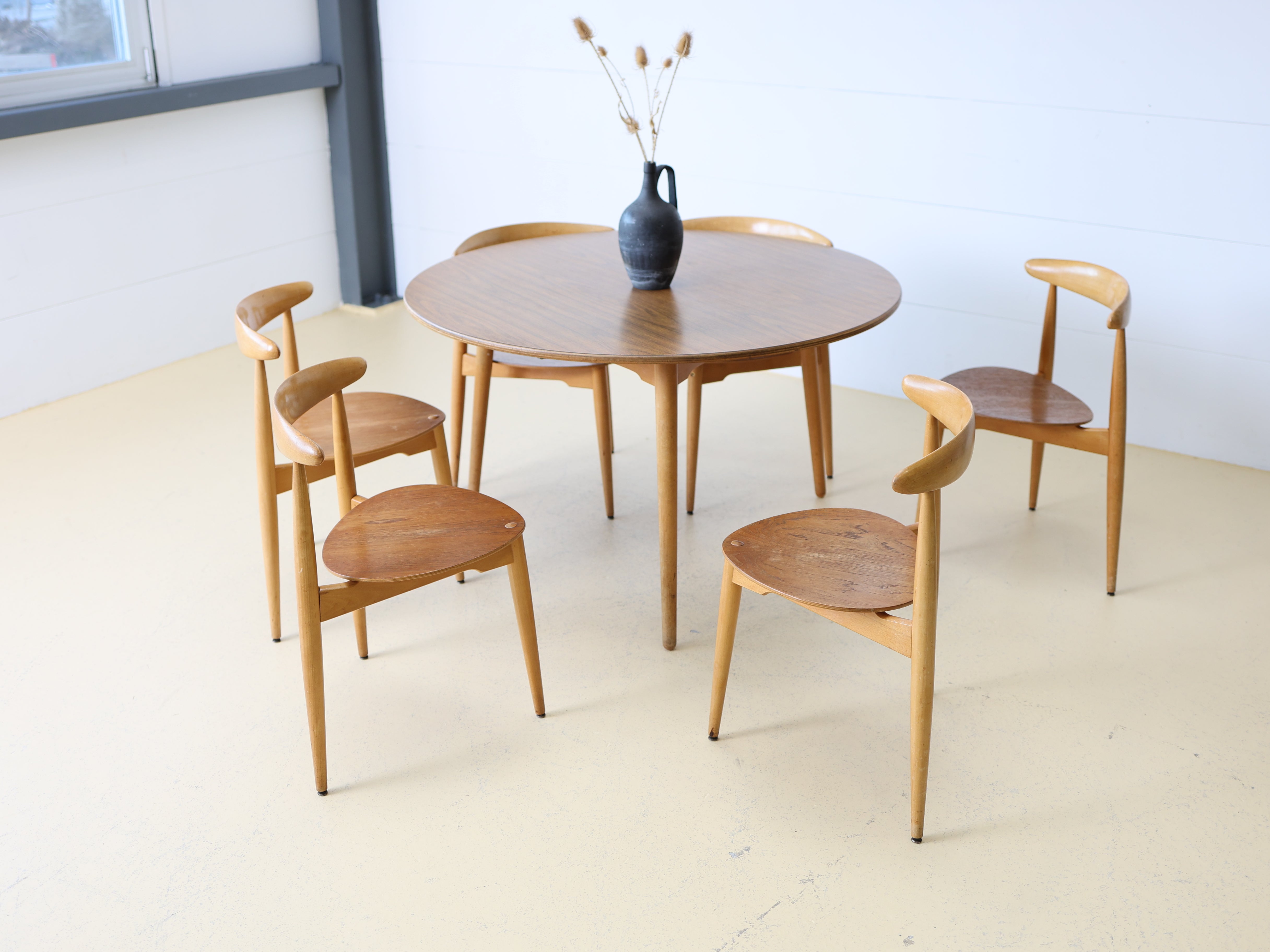 Schöner Tisch von Hans J. Wegner