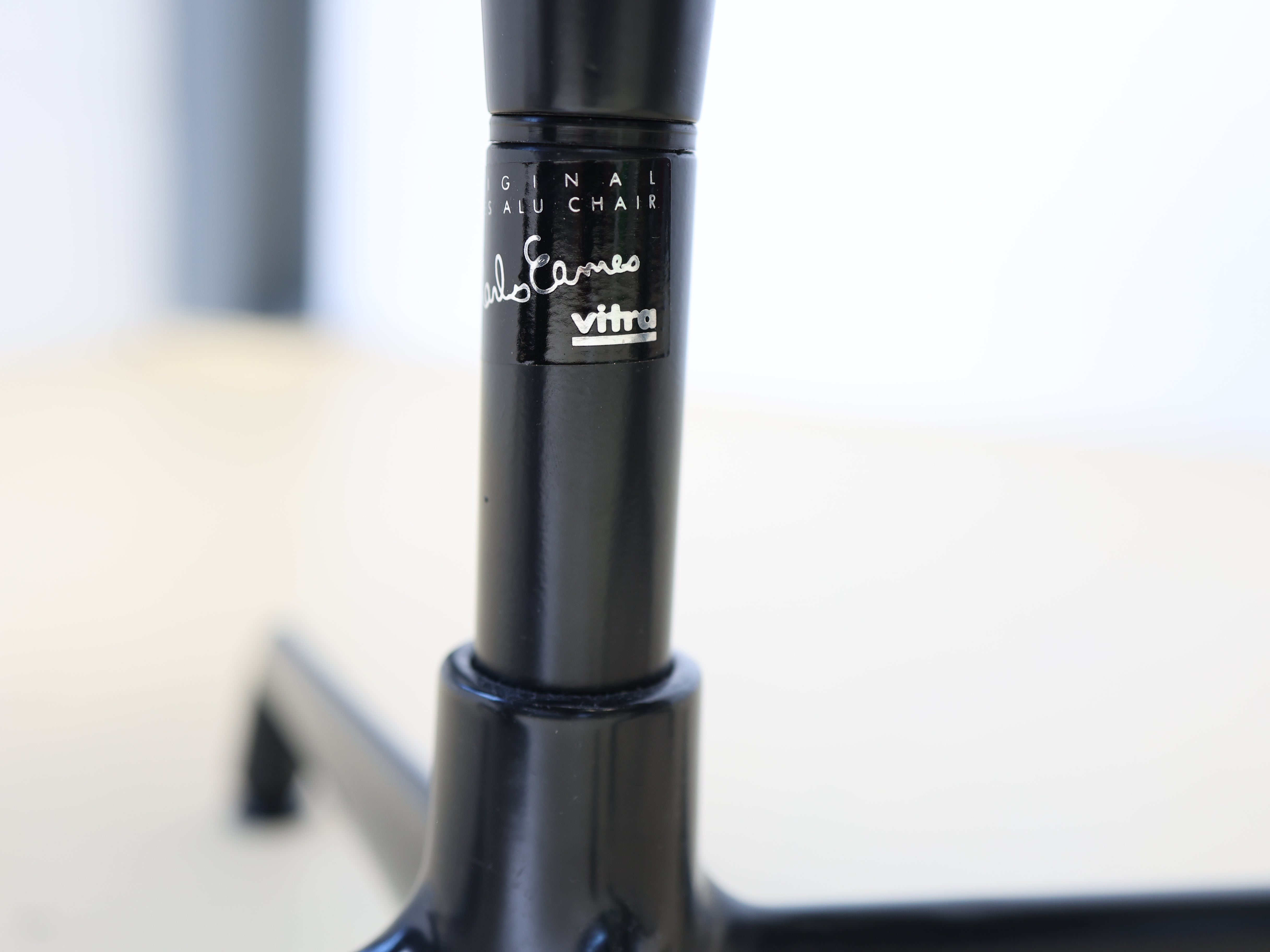 Vitra Eames Stühle EA 108, drehbar