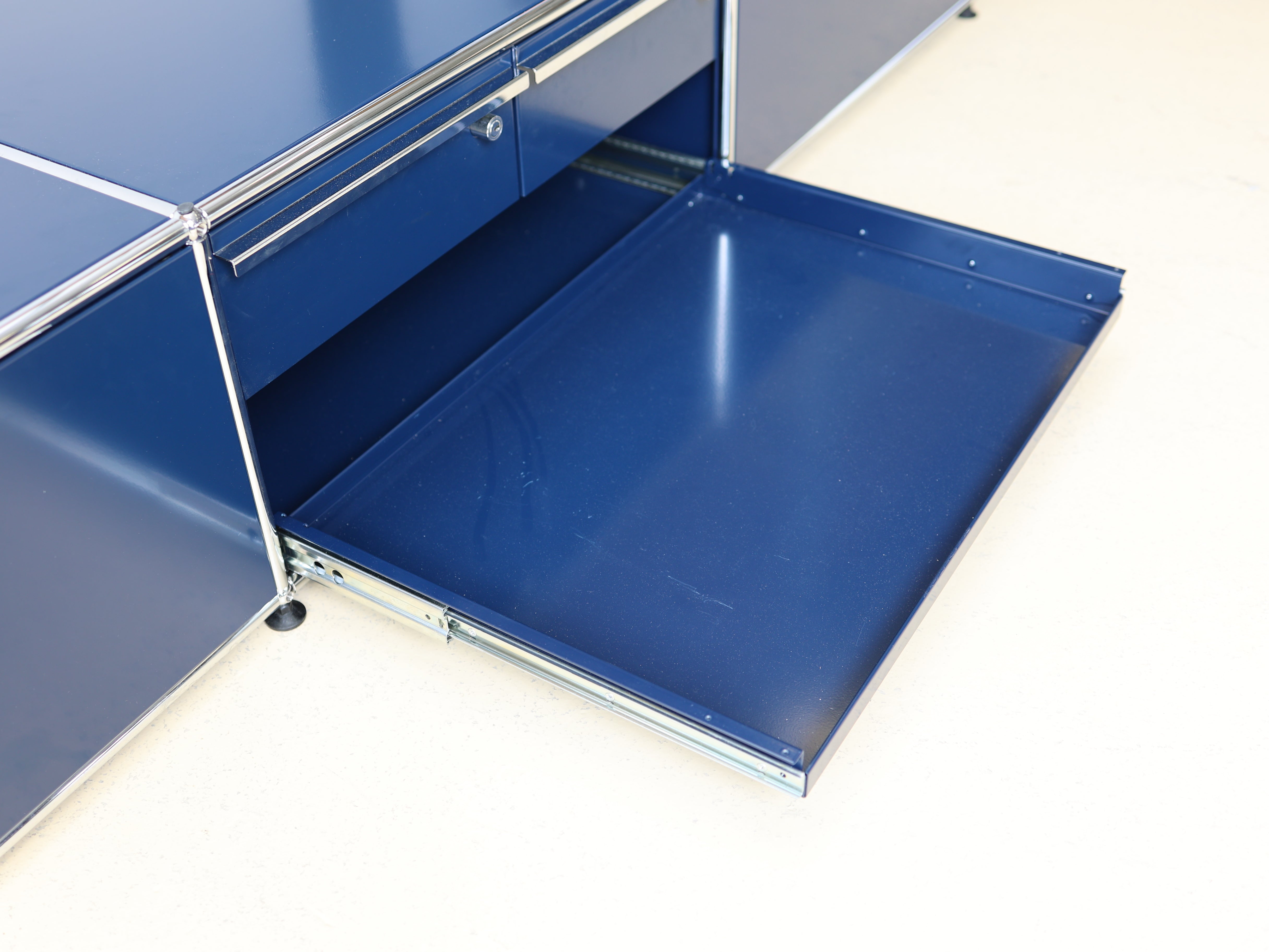 USM Haller Lowboard Blau 9