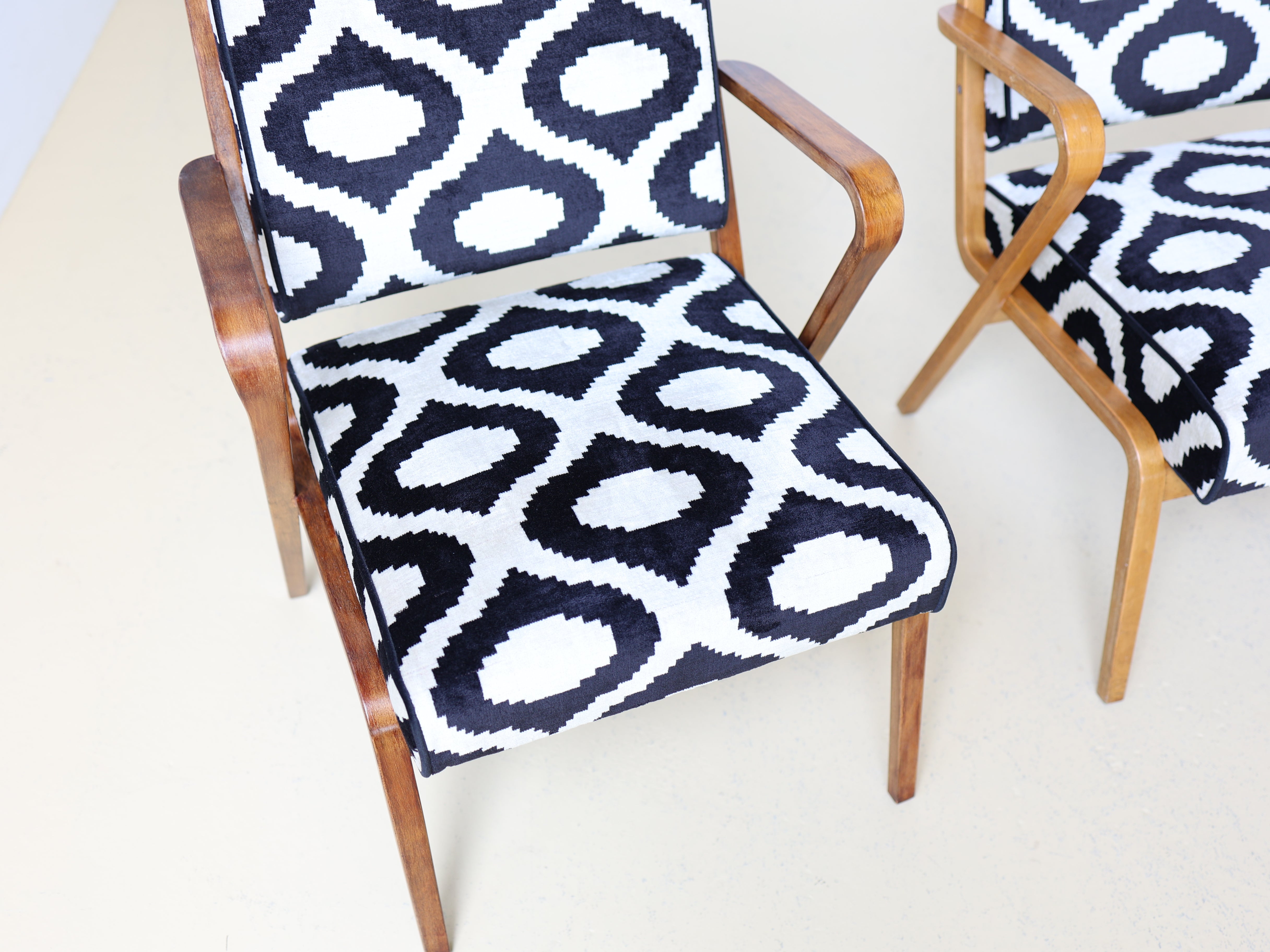 Mid Century Sessel von Selman Selmangic, neu gepolstert!