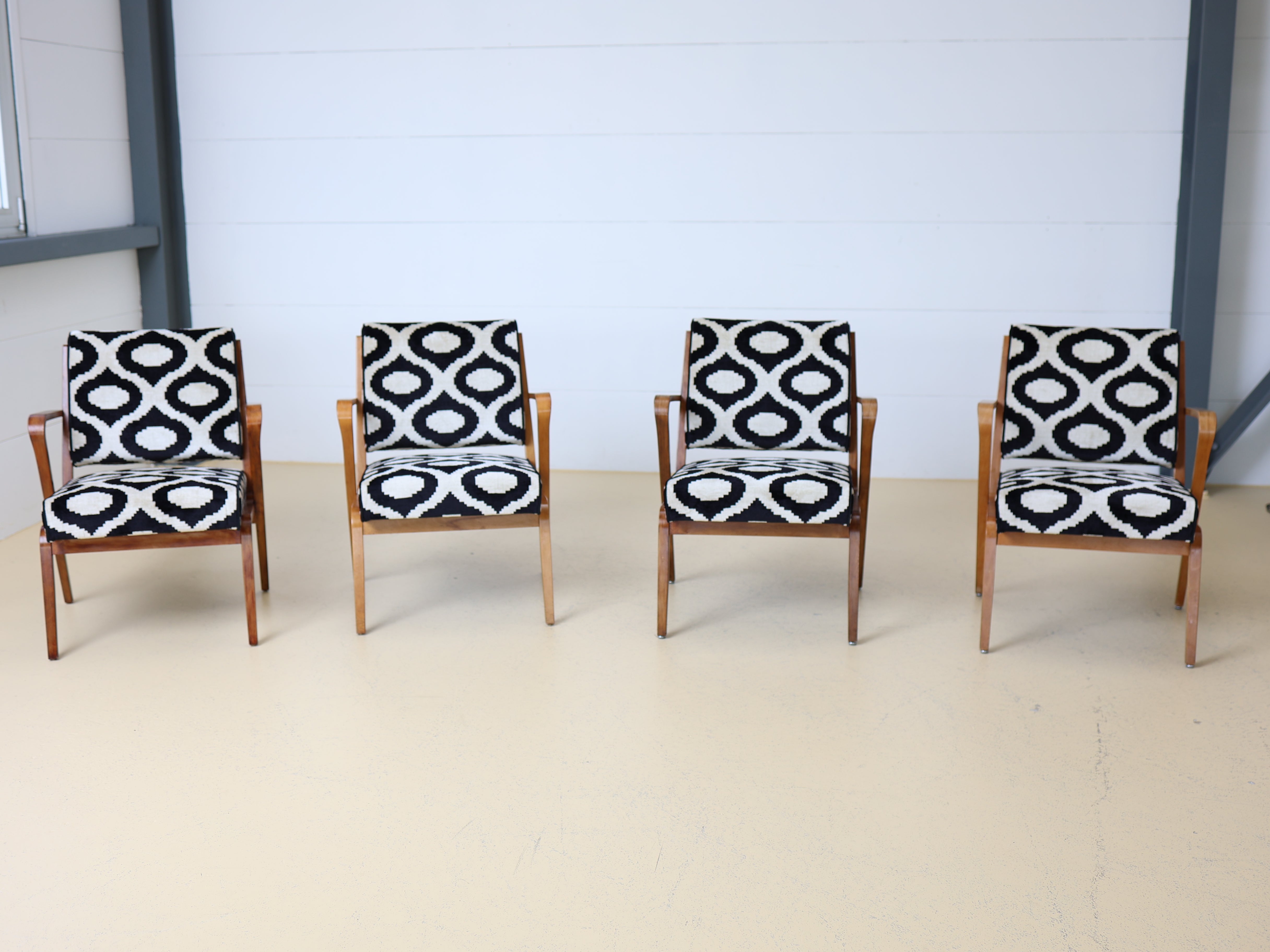 Mid Century Sessel von Selman Selmangic, neu gepolstert!