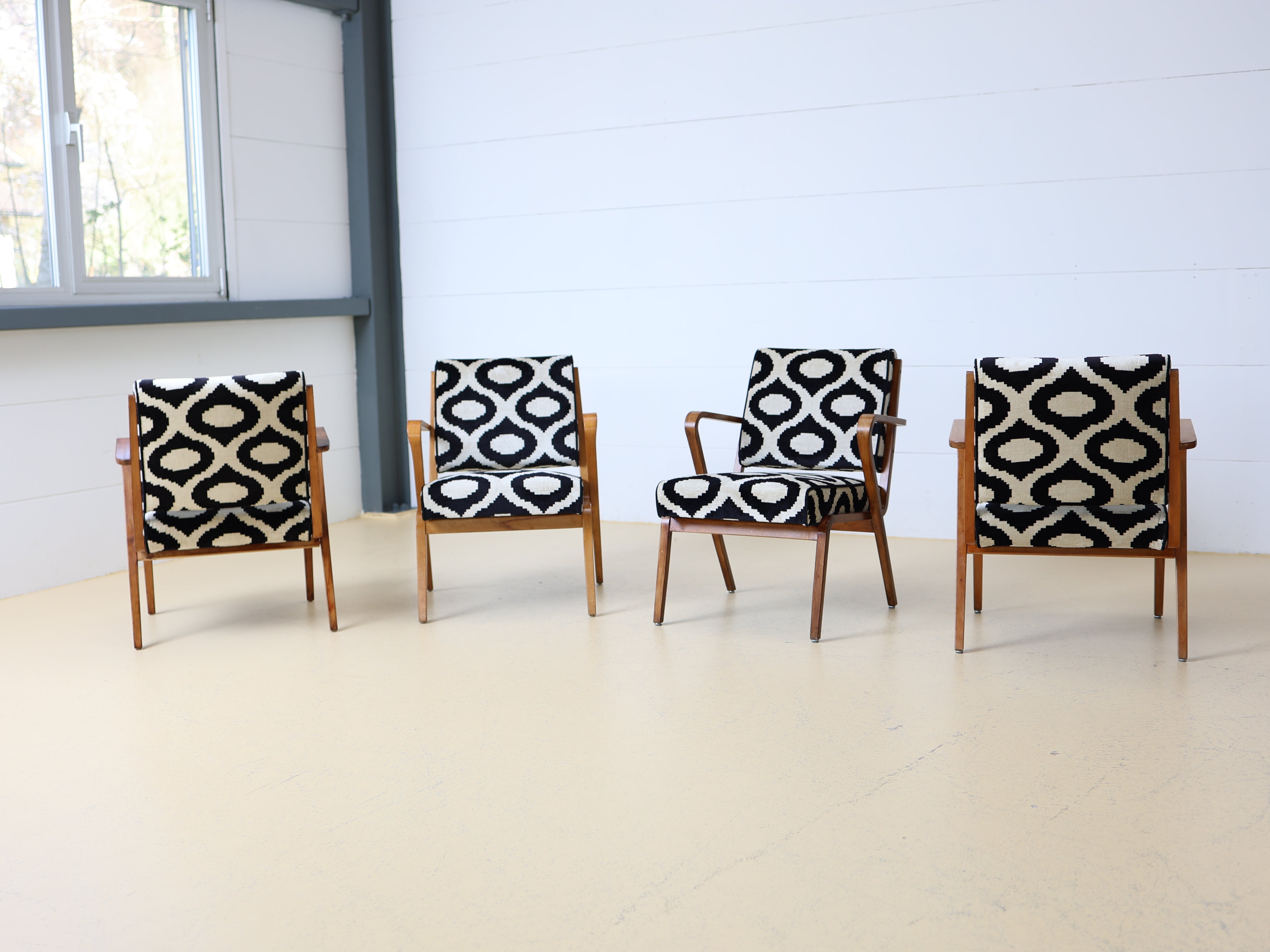 Mid Century Sessel von Selman Selmangic, neu gepolstert!