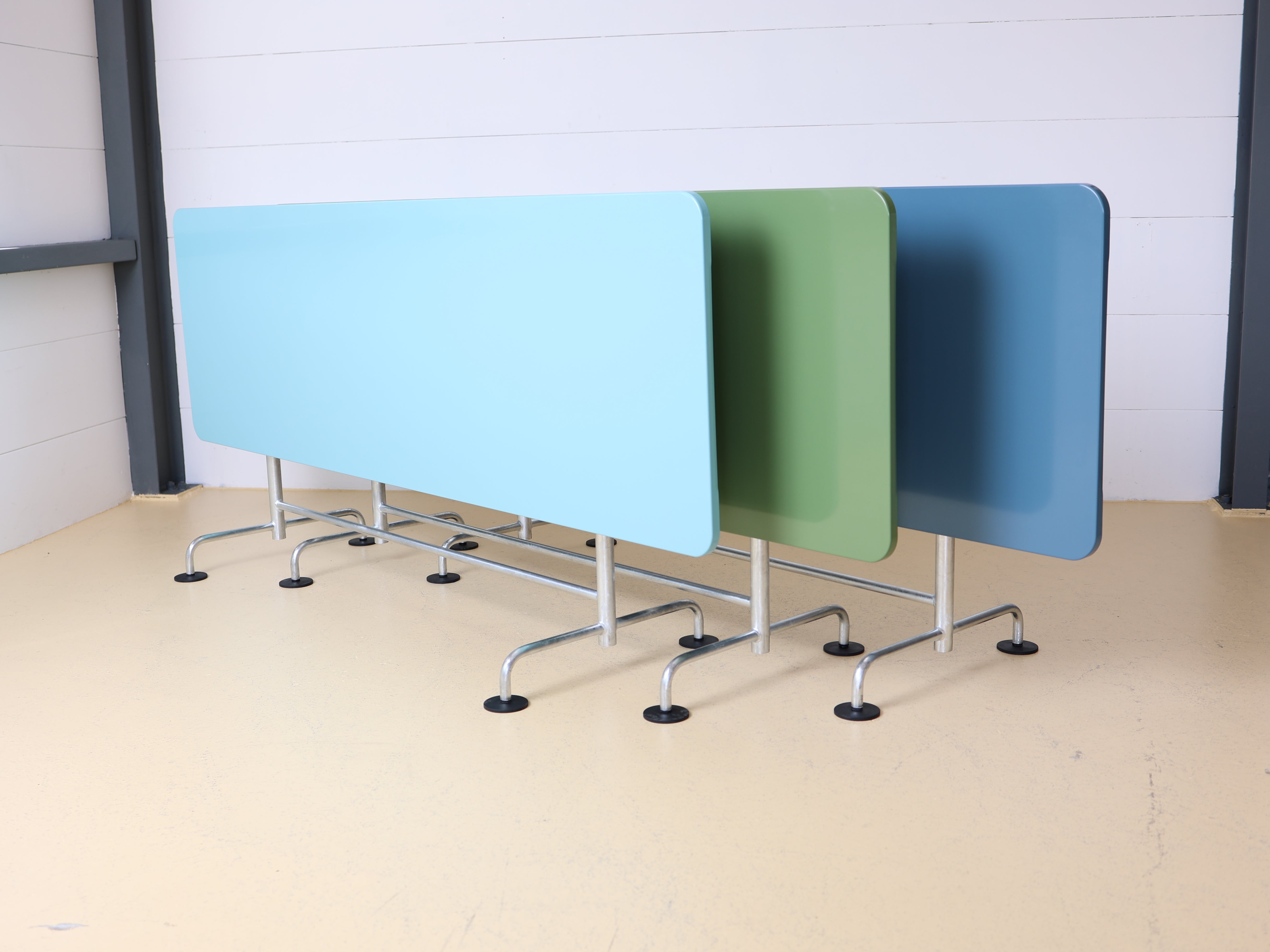 Klassischer atelier ALINEA Gartentische in versch. Farben (240cm)