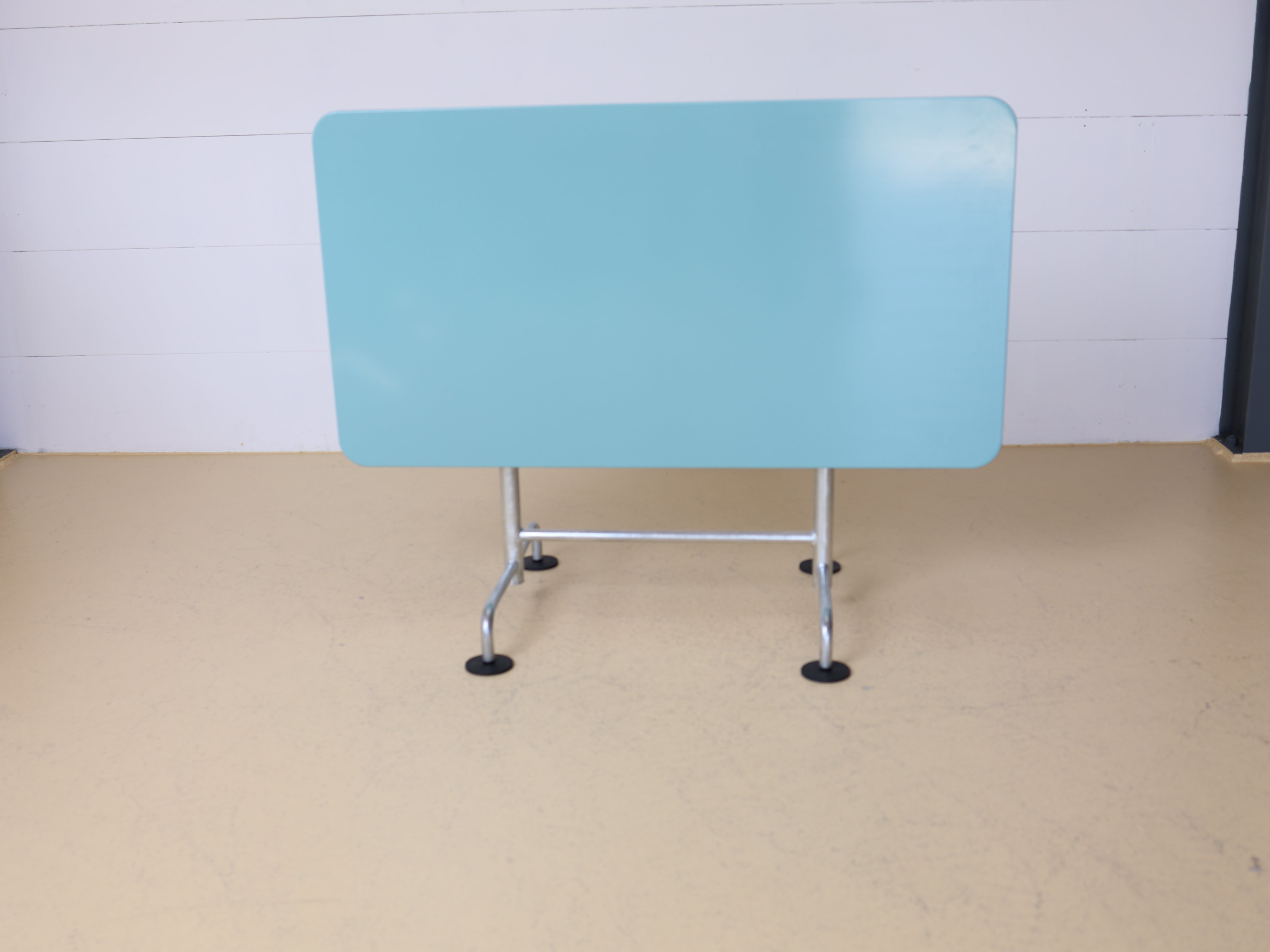 Klassischer atelier ALINEA Gartentisch Pastelltürkis (140x75)