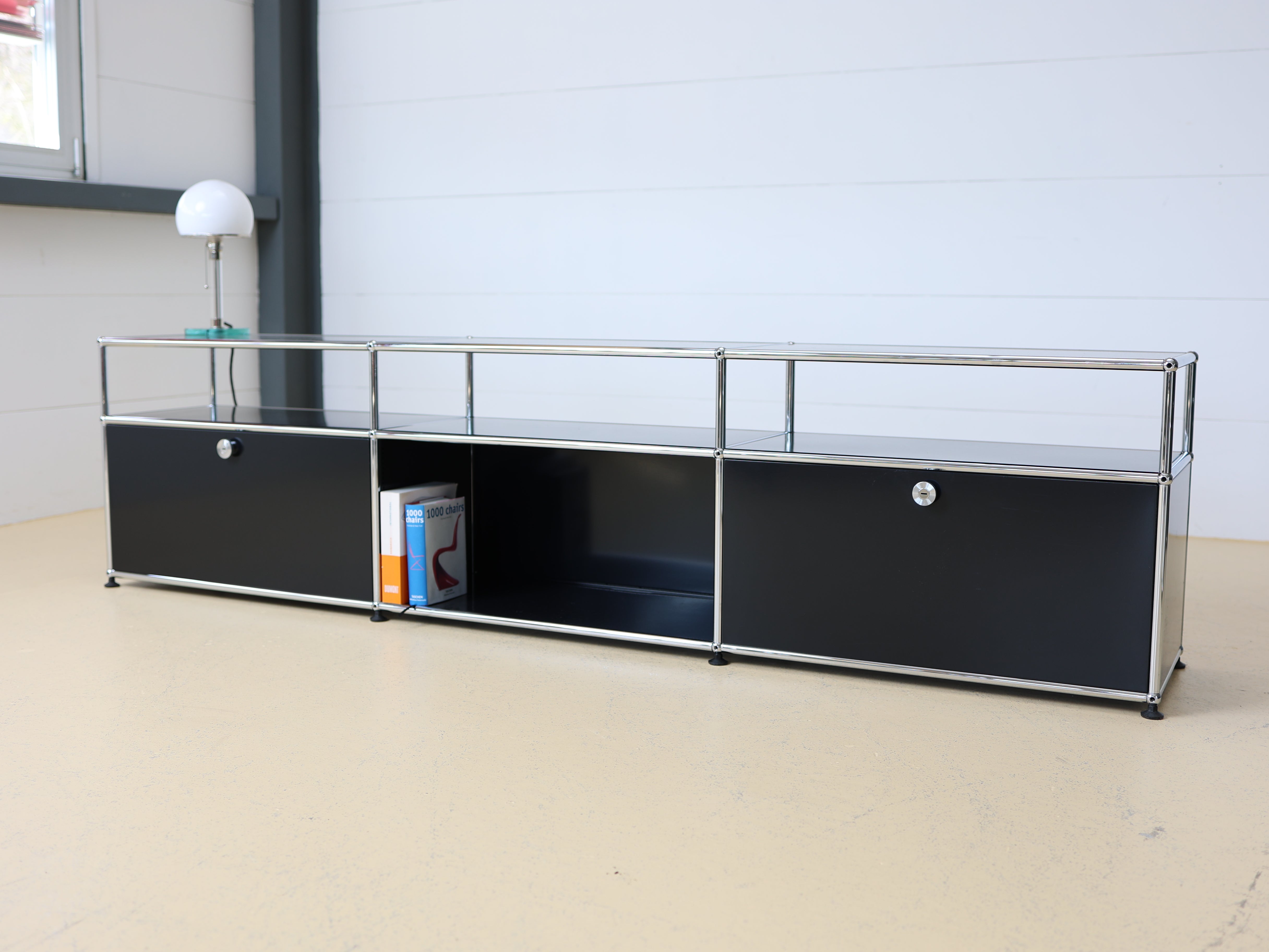 USM Lowboard Graphitschwarz