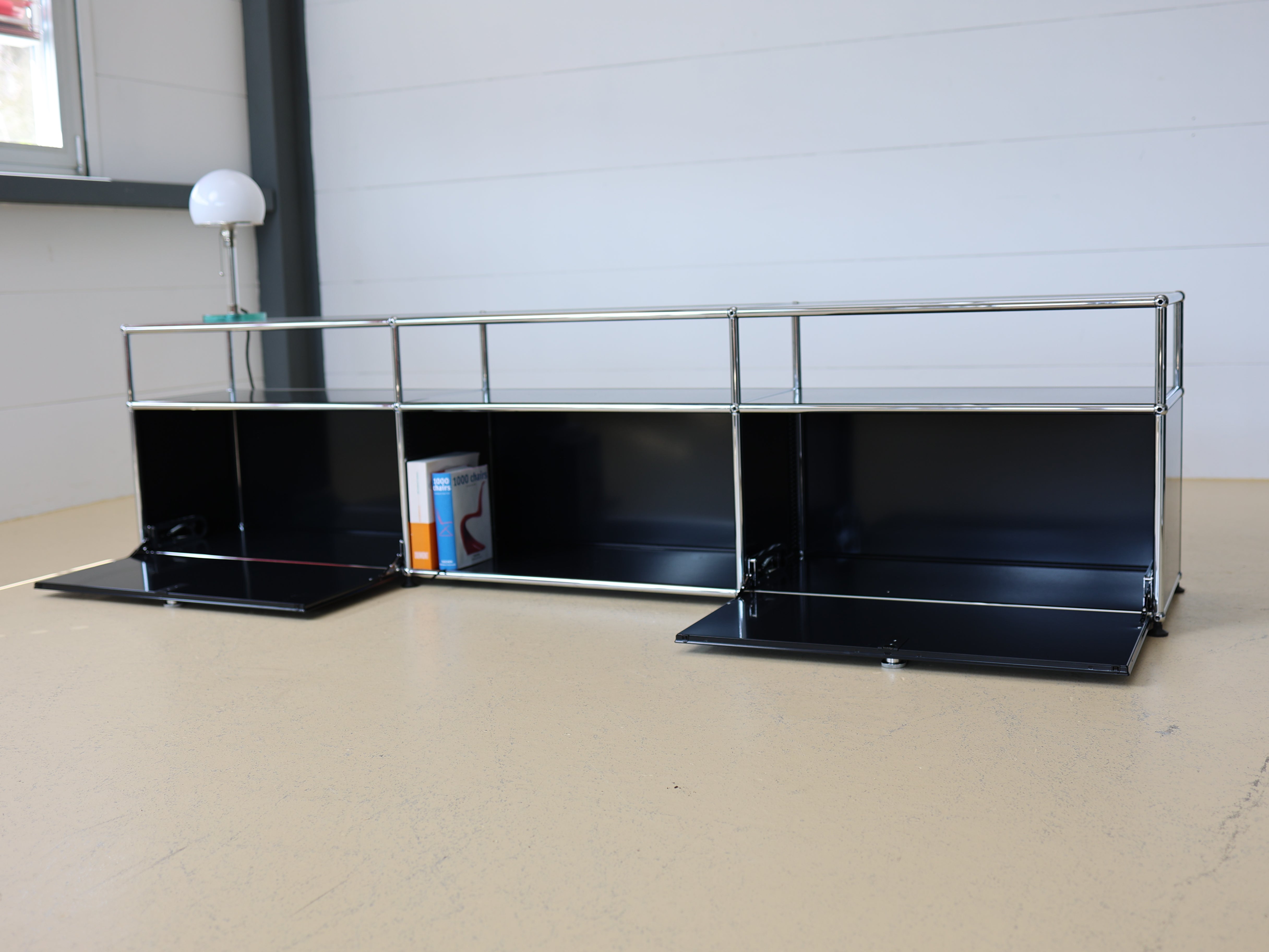 USM Lowboard Graphitschwarz