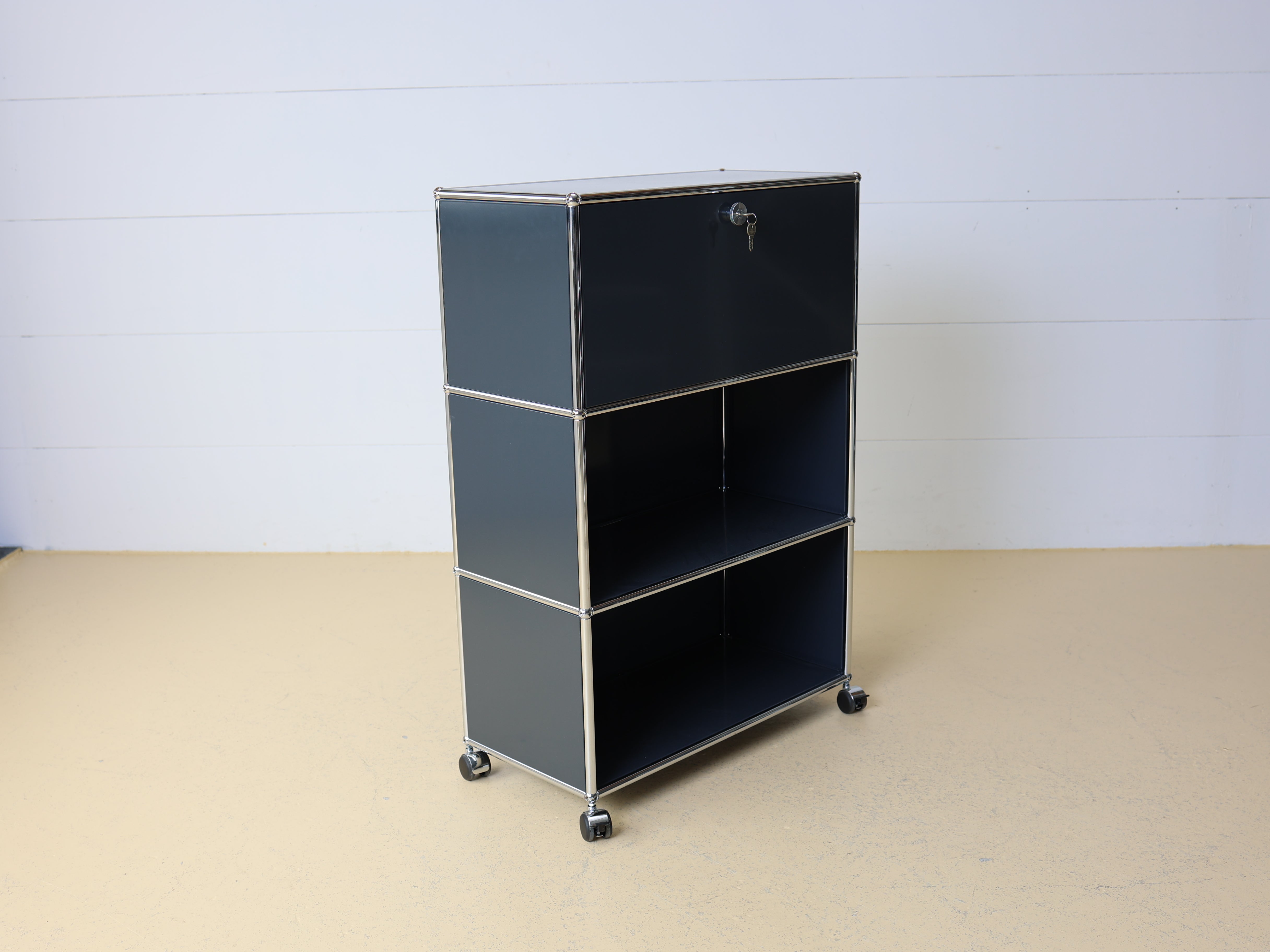 USM Haller Highboard 1x3 in Anthrazitgrau