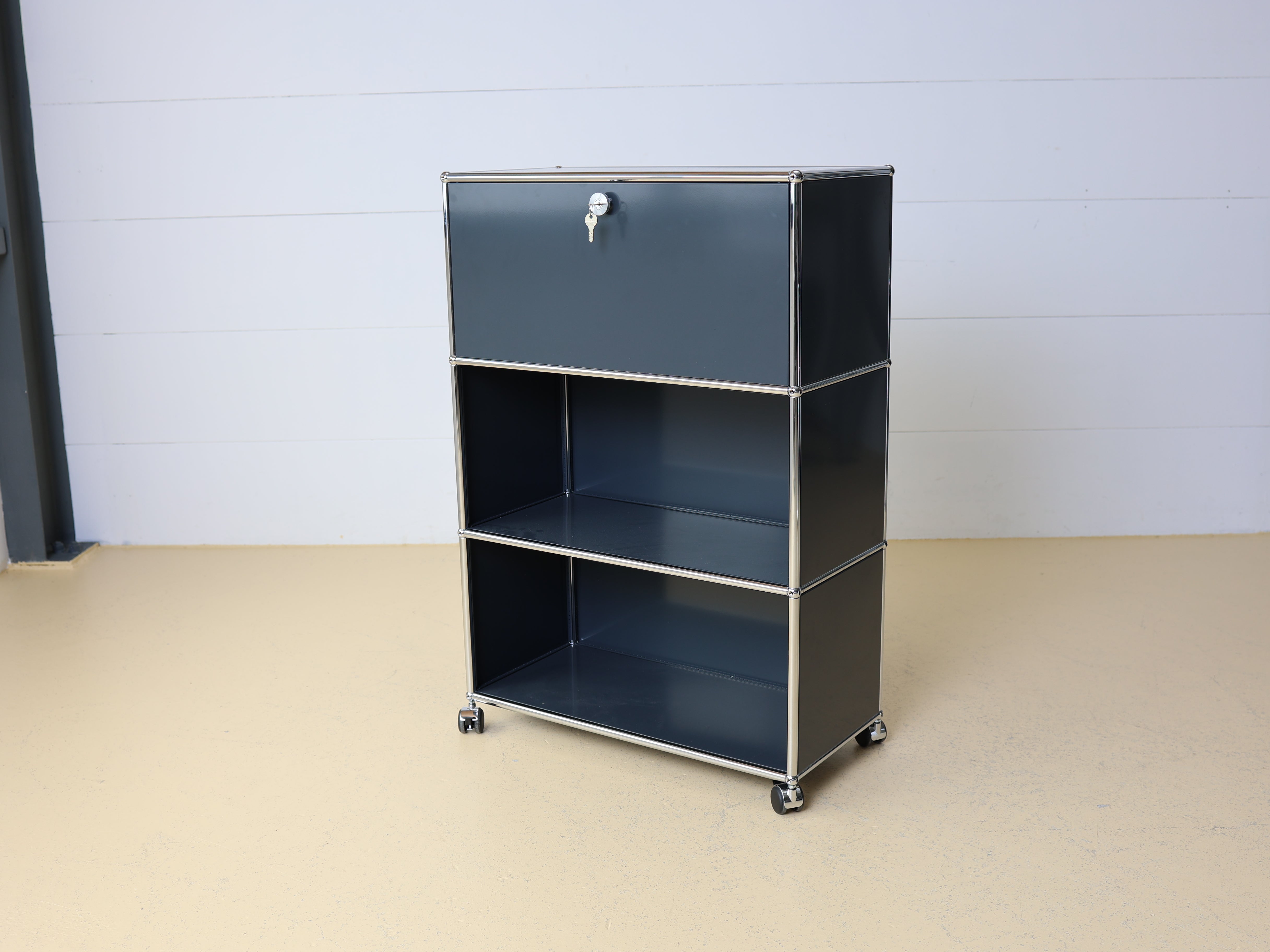 USM Haller Highboard 1x3 in Anthrazitgrau