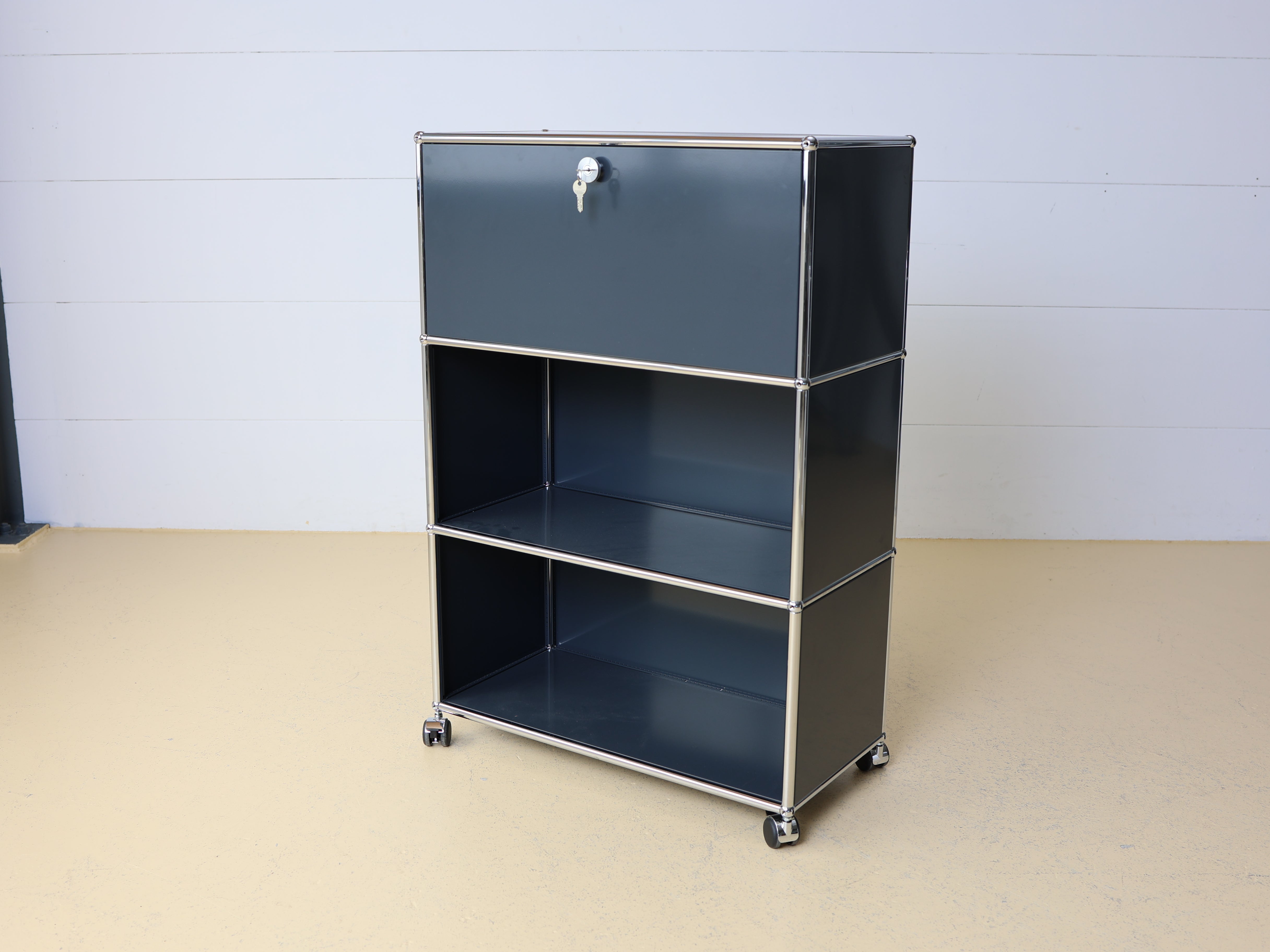 USM Haller Highboard 1x3 in Anthrazitgrau