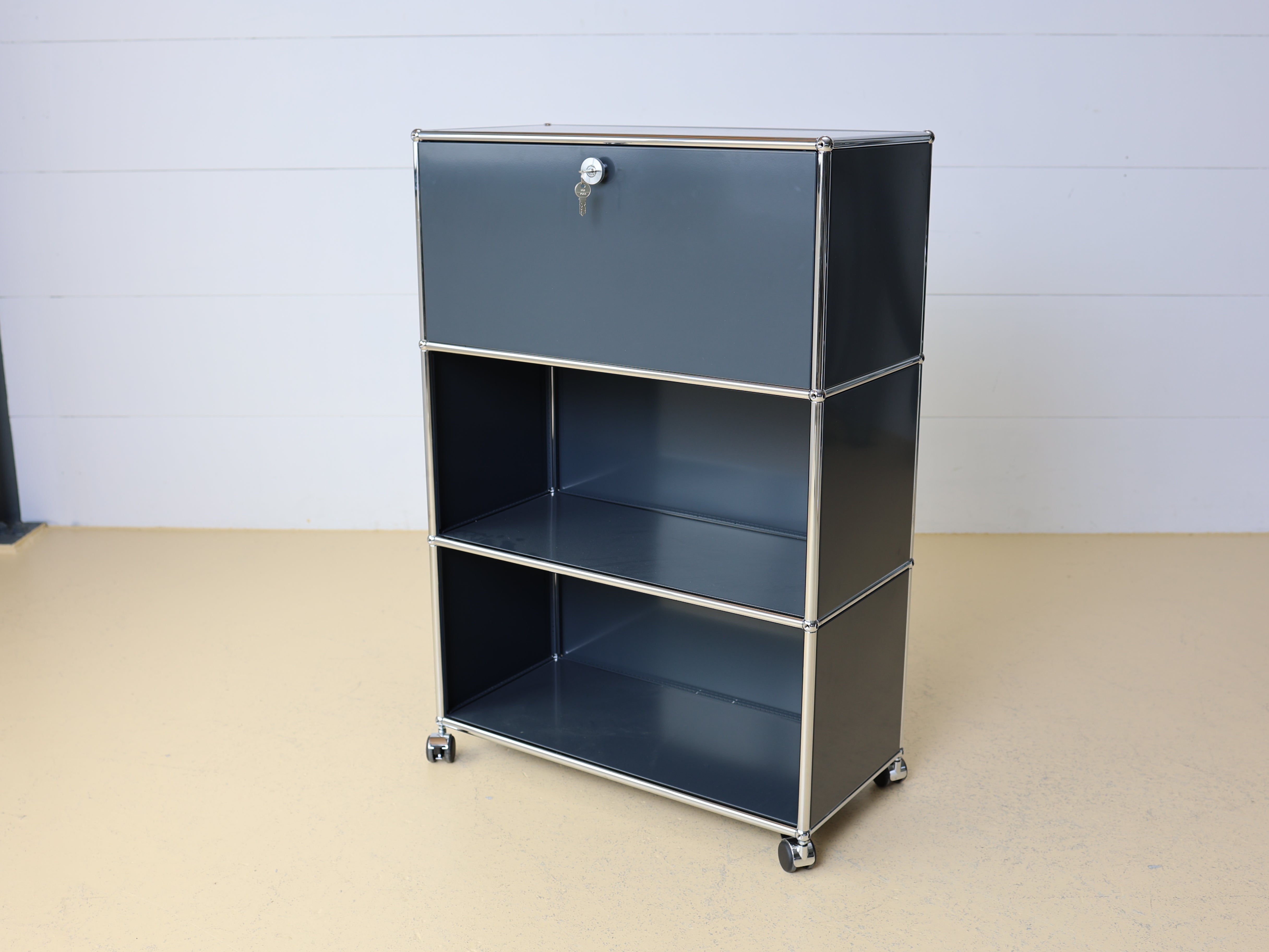 USM Haller Highboard 1x3 in Anthrazitgrau