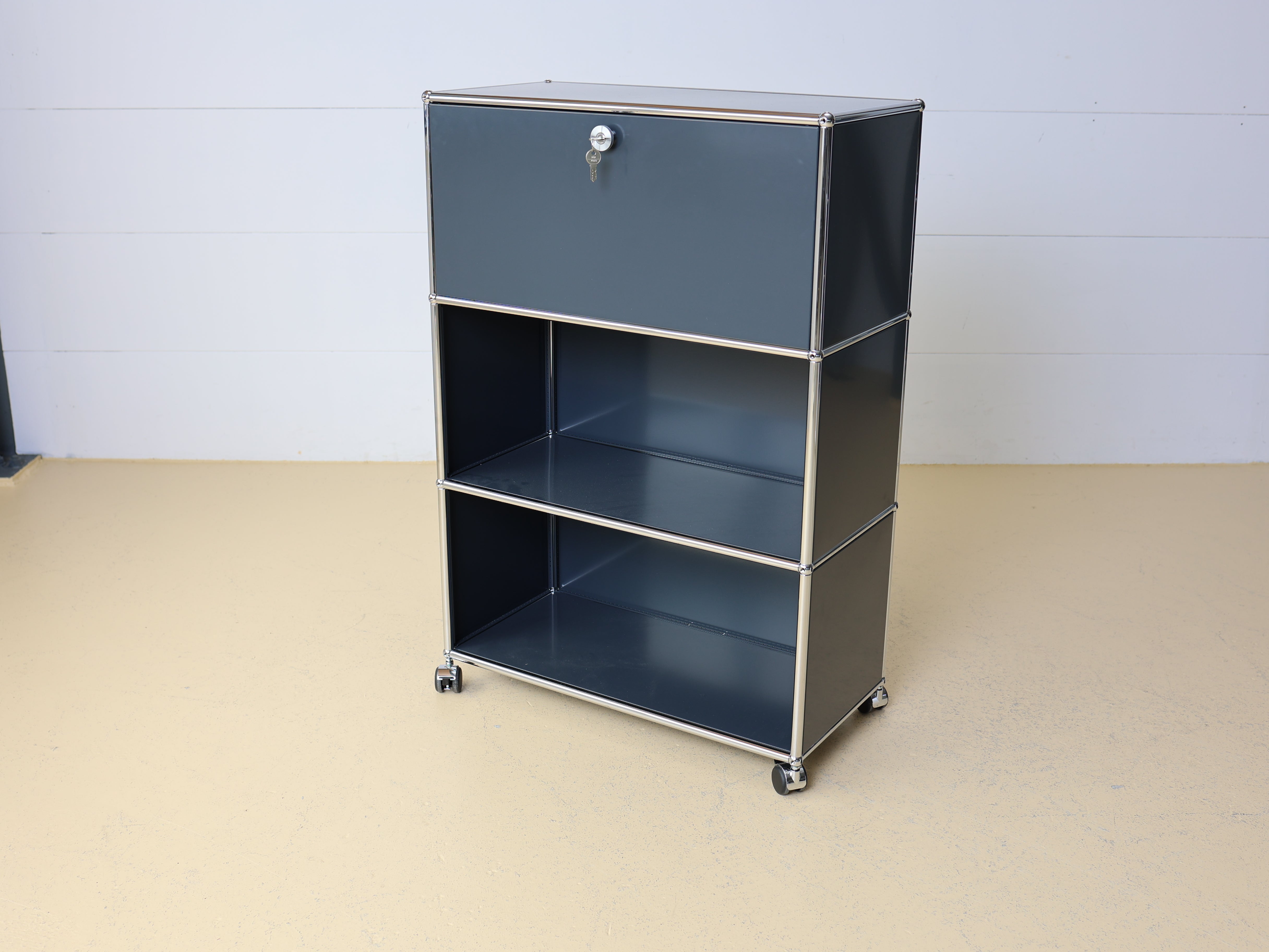 USM Haller Highboard 1x3 in Anthrazitgrau