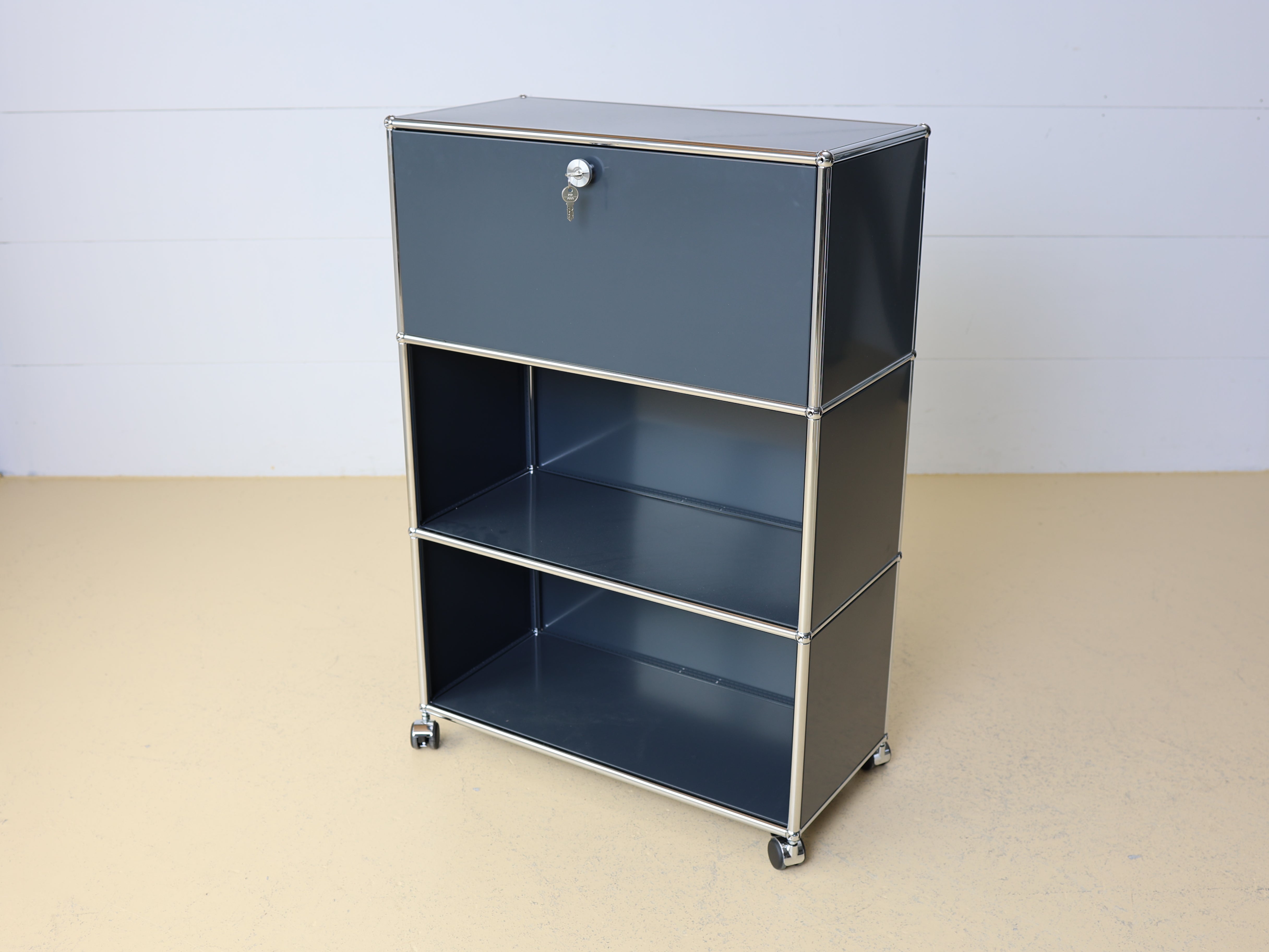 USM Haller Highboard 1x3 in Anthrazitgrau