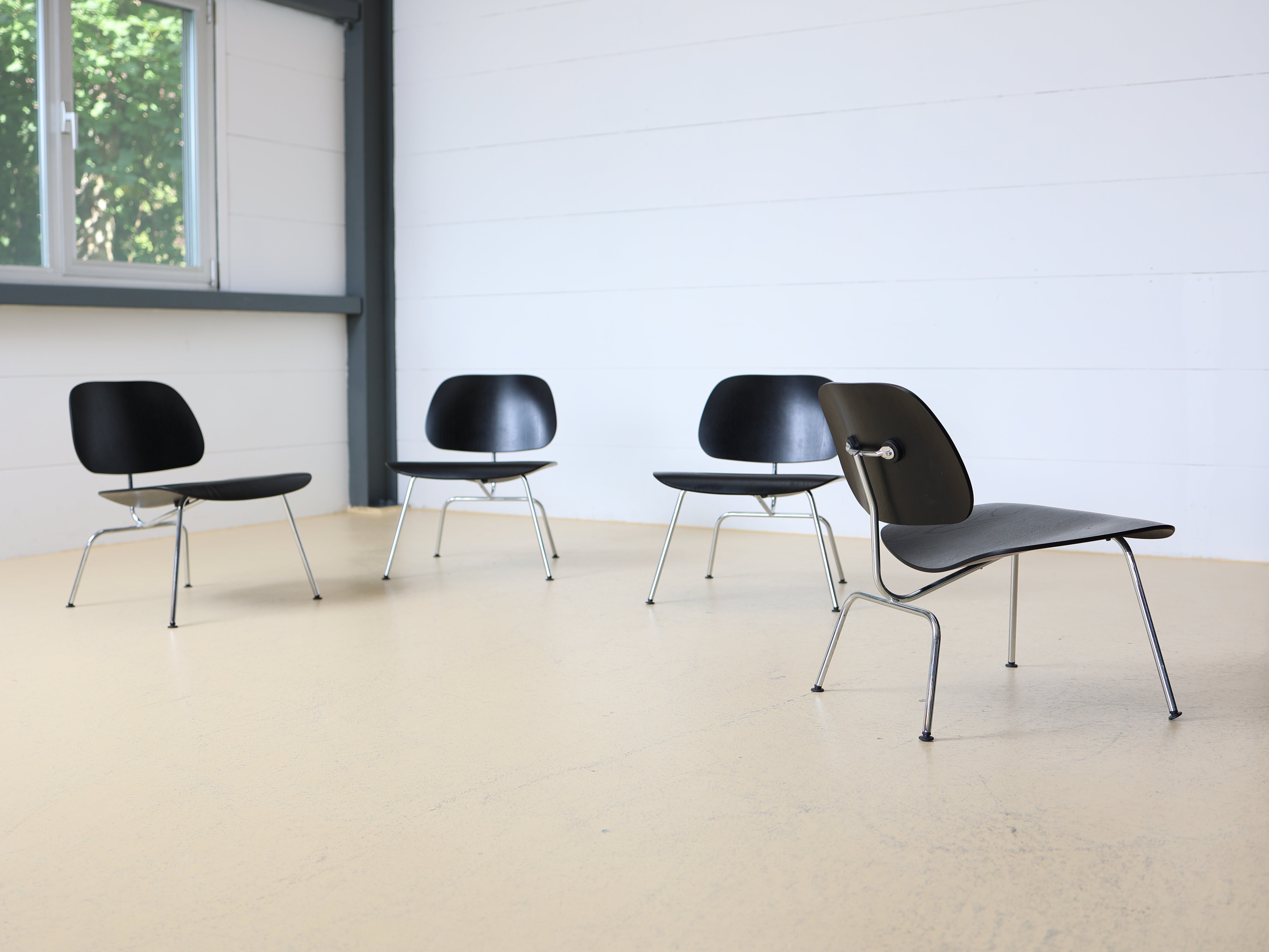 Vitra Plywood Group - LCM Sessel von Eames - 30 Stk verfügbar