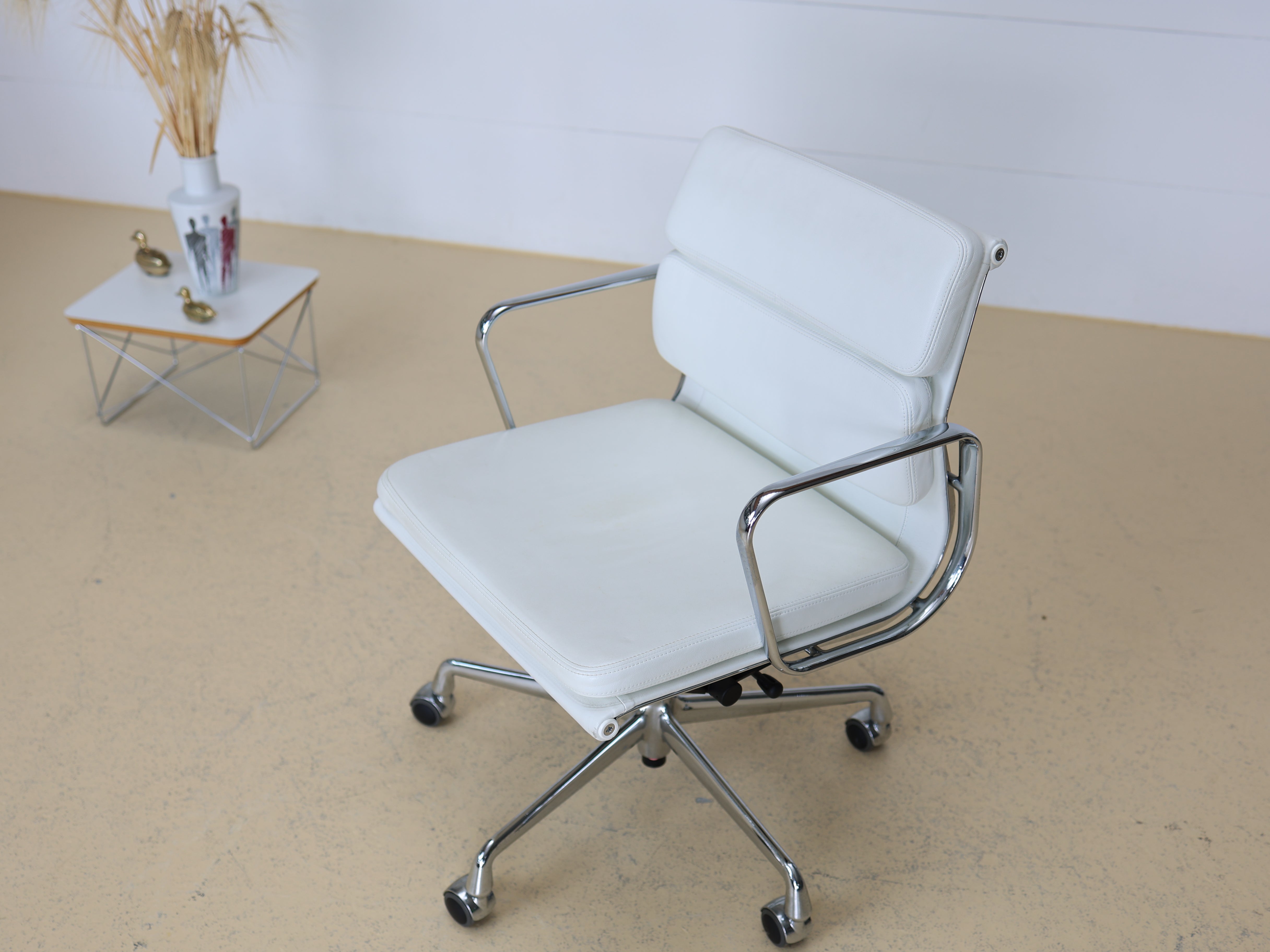 Vitra Eames Soft Pad Bürostuhl, EA 217