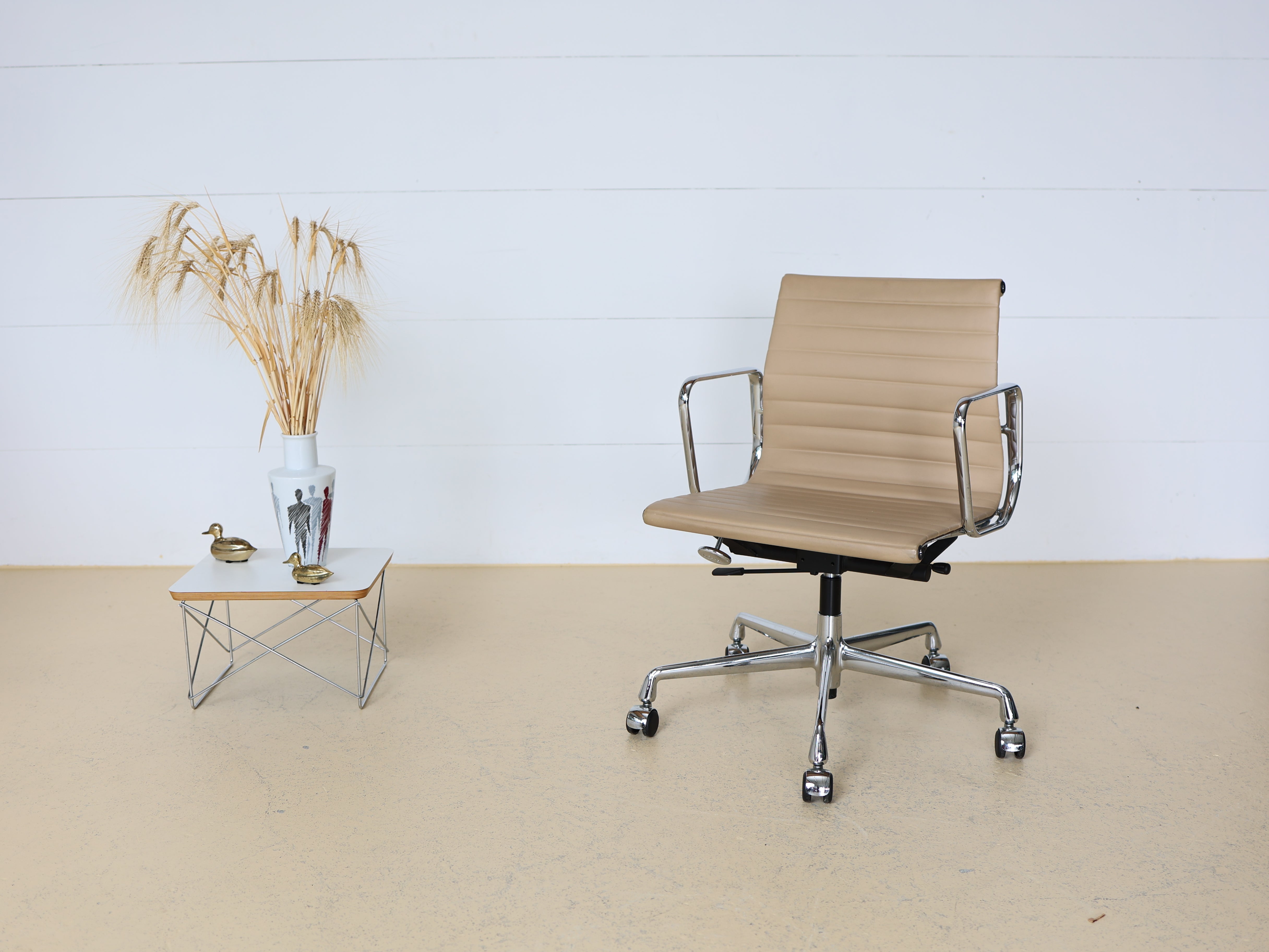 Vitra Bürostuhl von Ray & Charles Eames EA117