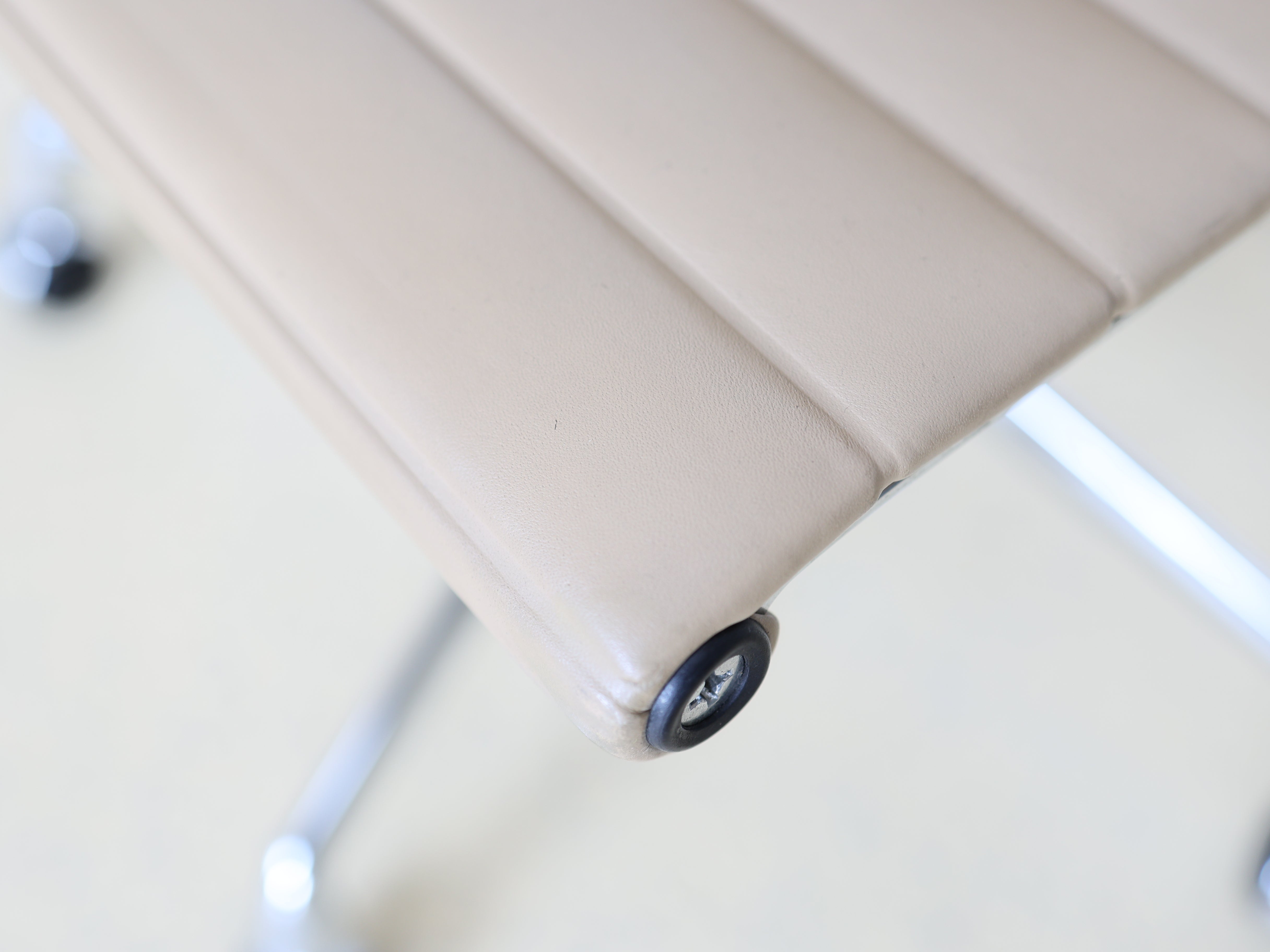 Vitra Bürostuhl von Ray & Charles Eames EA117