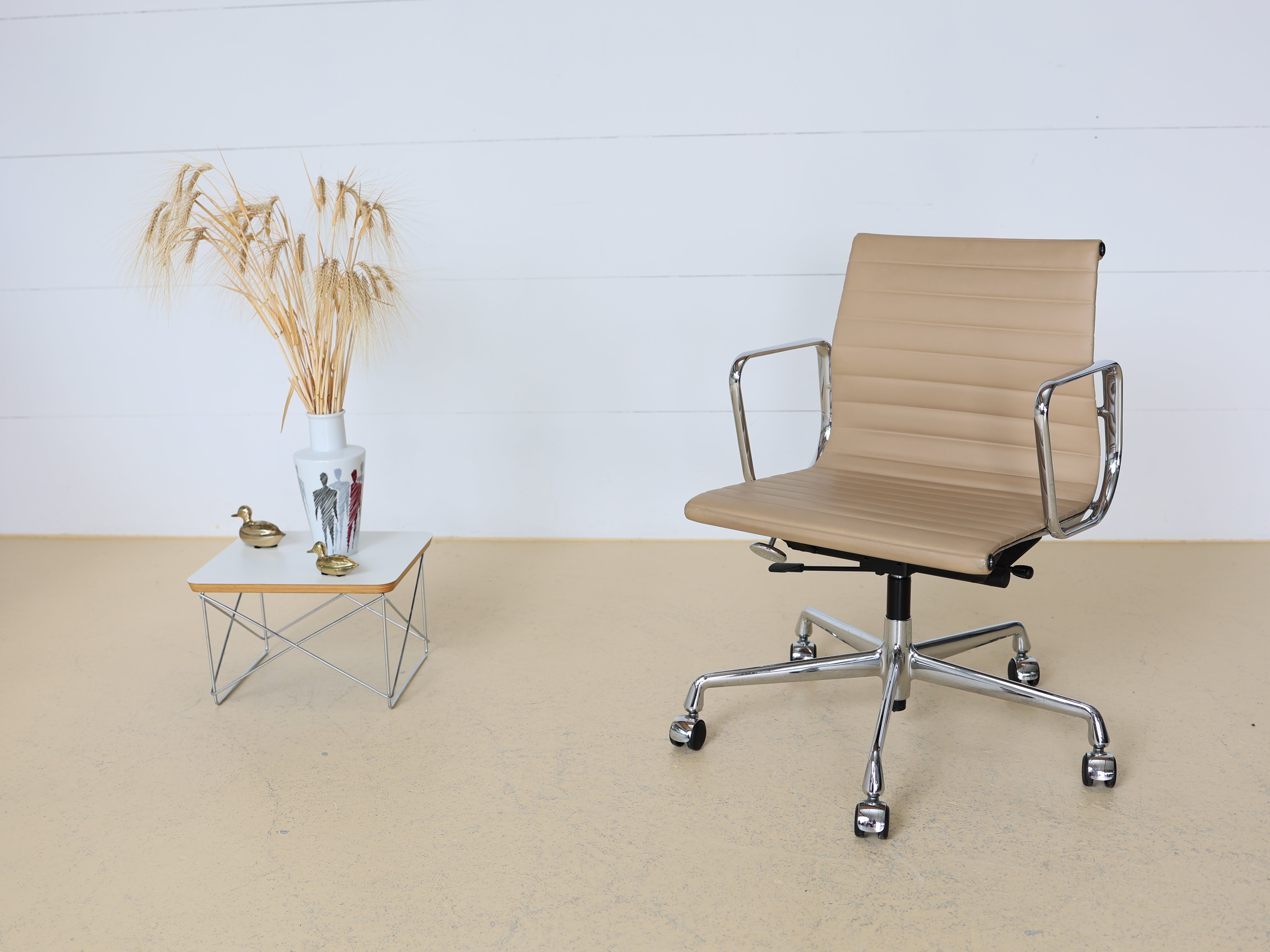 Vitra Bürostuhl von Ray & Charles Eames EA117
