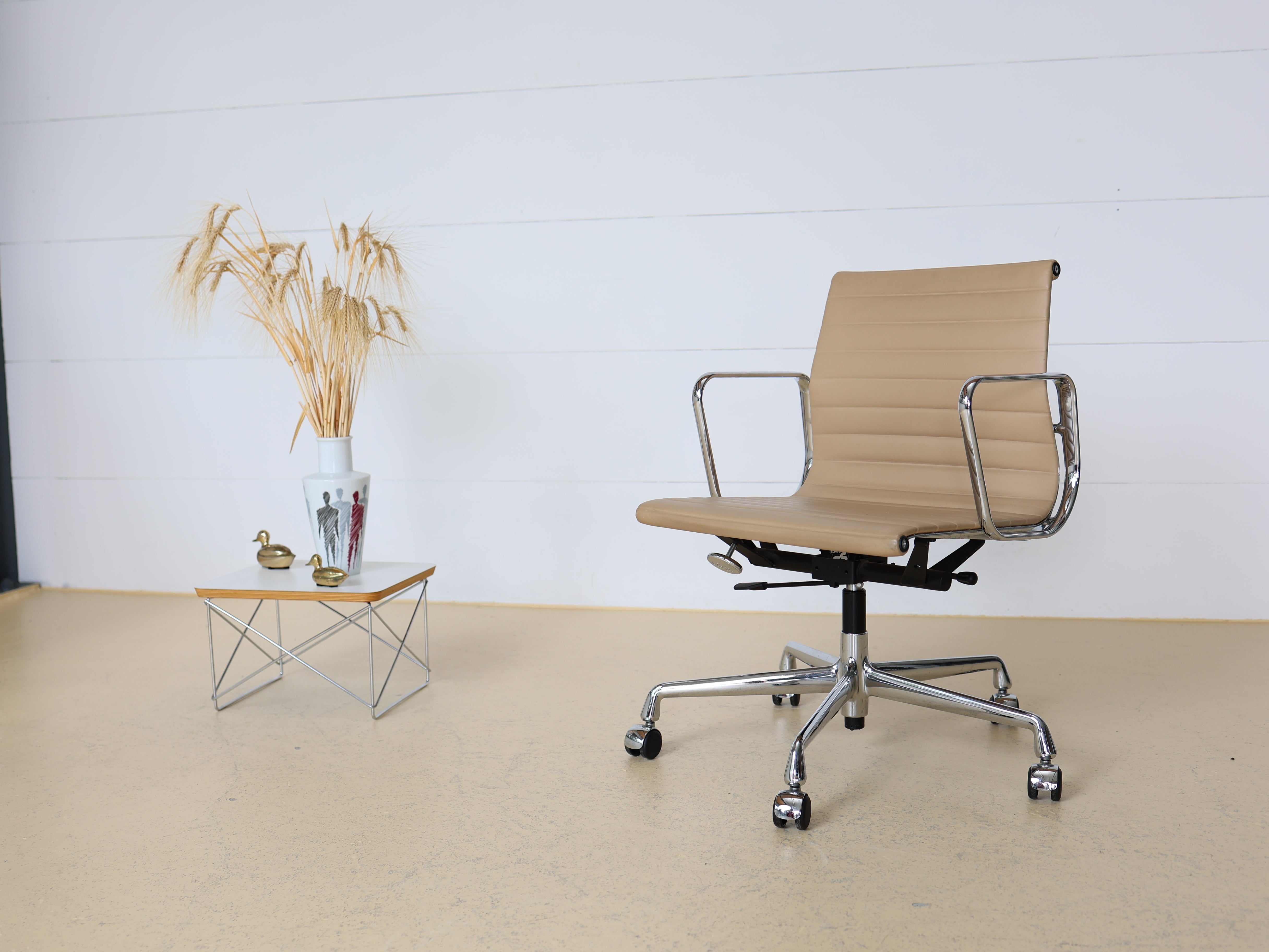 Vitra Bürostuhl von Ray & Charles Eames EA117