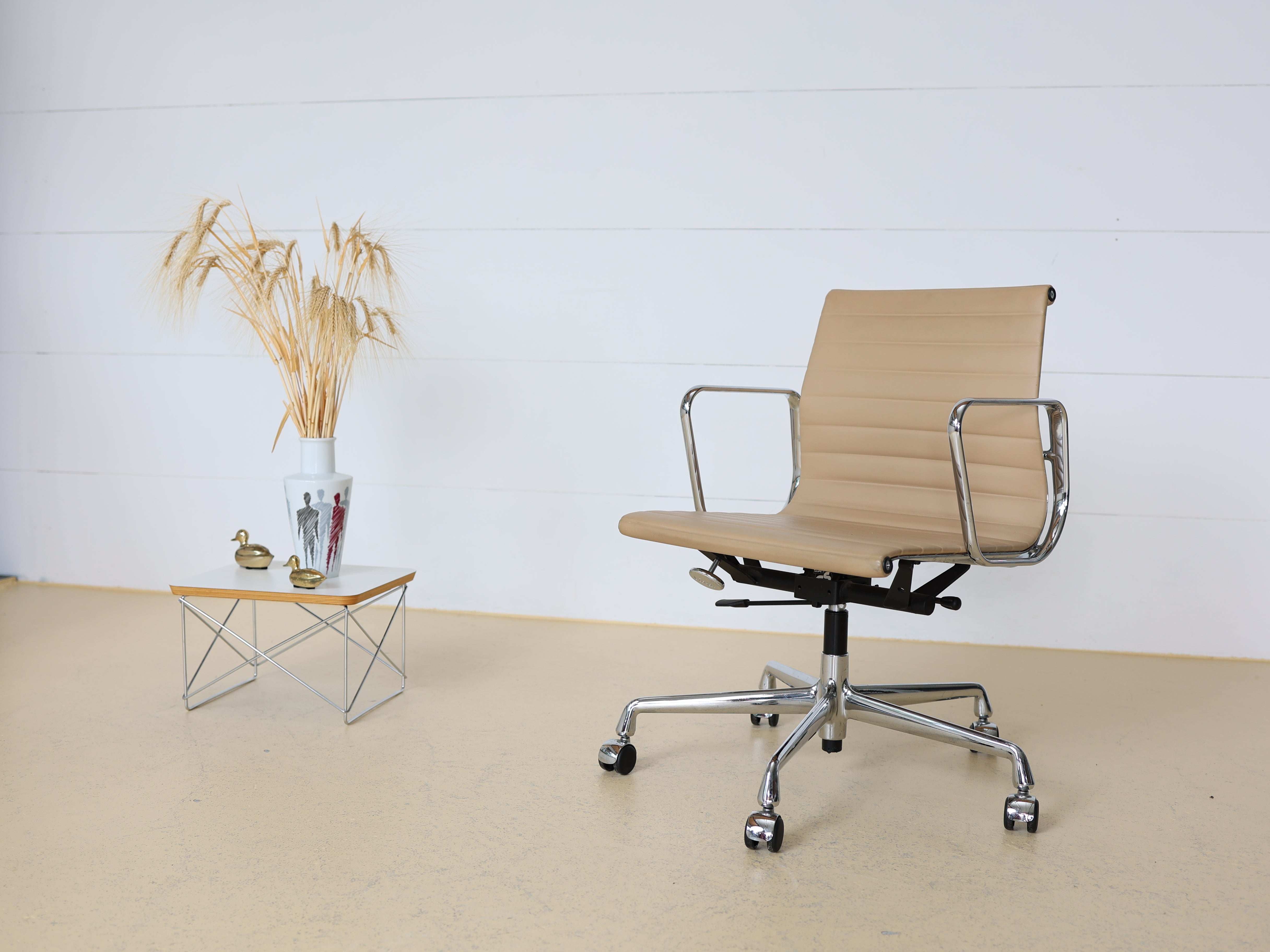 Vitra Bürostuhl von Ray & Charles Eames EA117