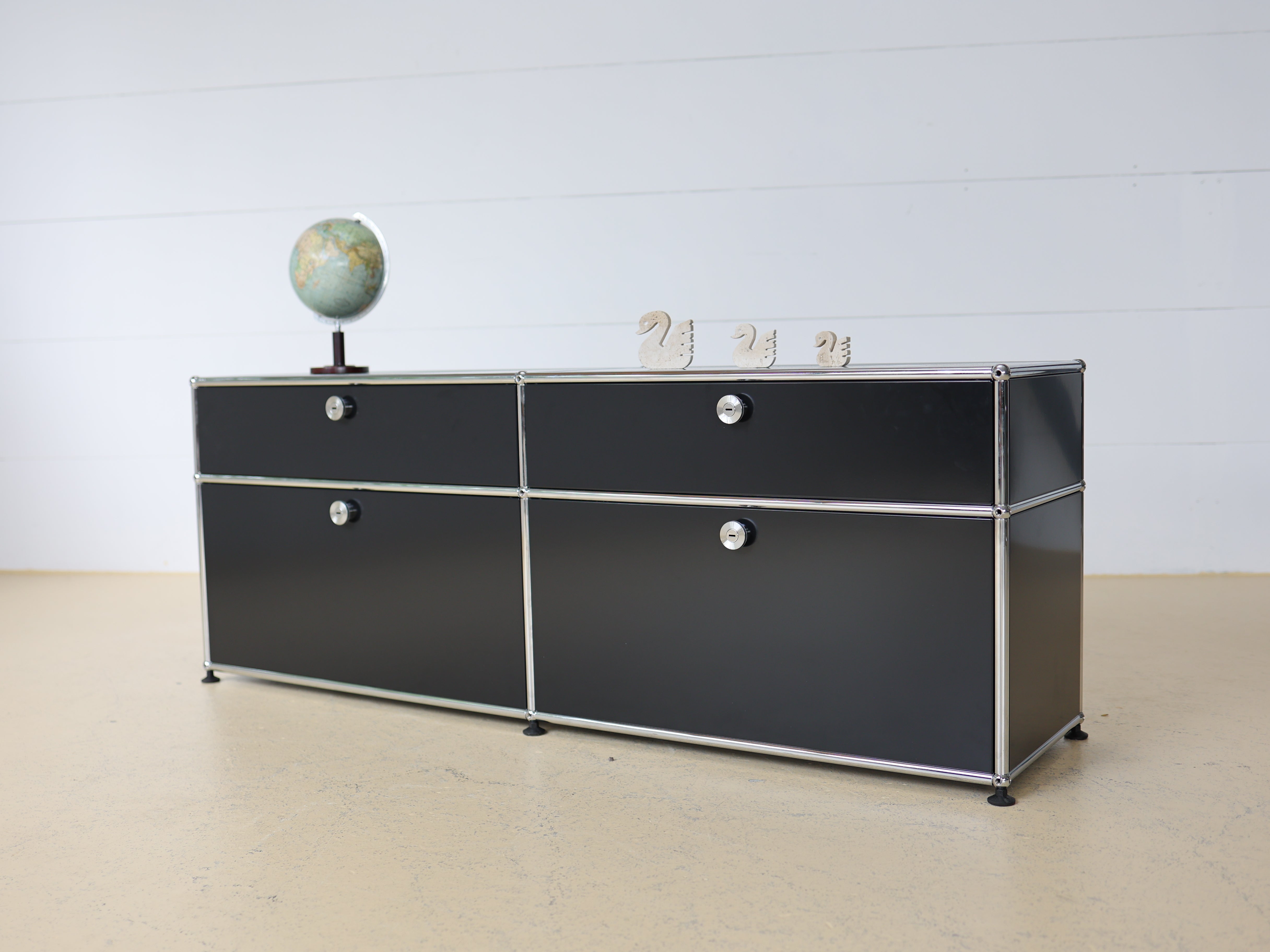 USM Sideboard Schwarz, 2x2