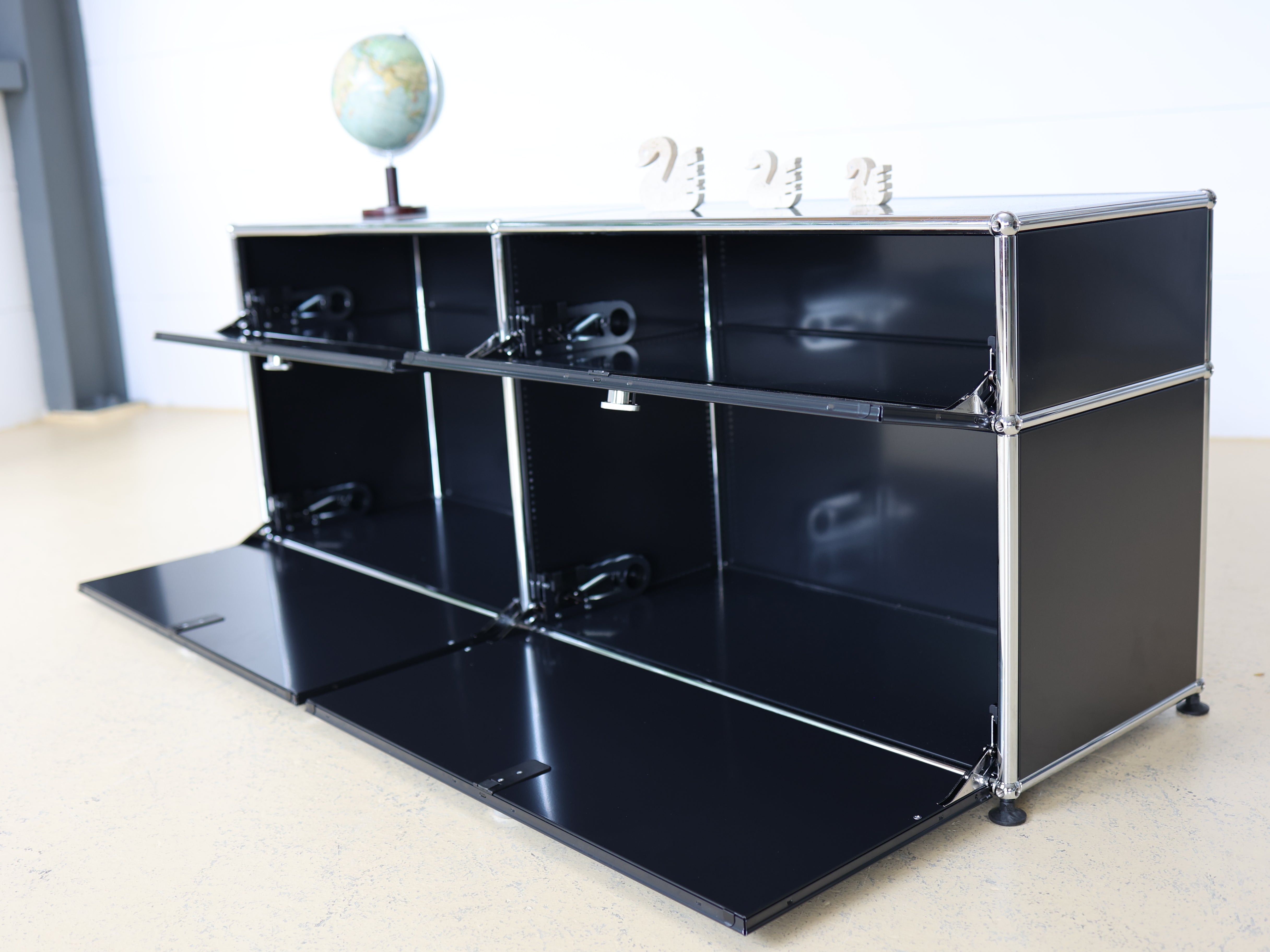 USM Sideboard Schwarz, 2x2