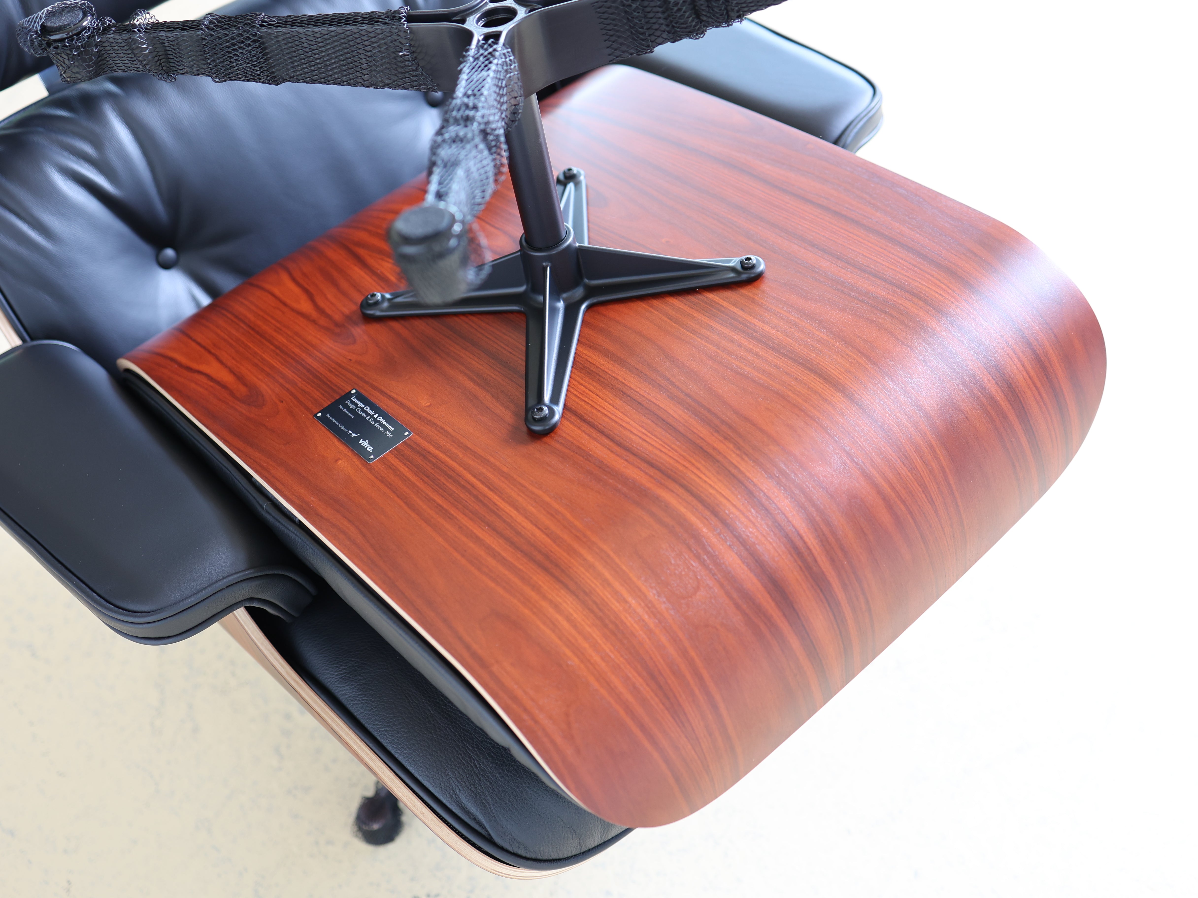 Eames Lounge Chair- Palisander, VITRA