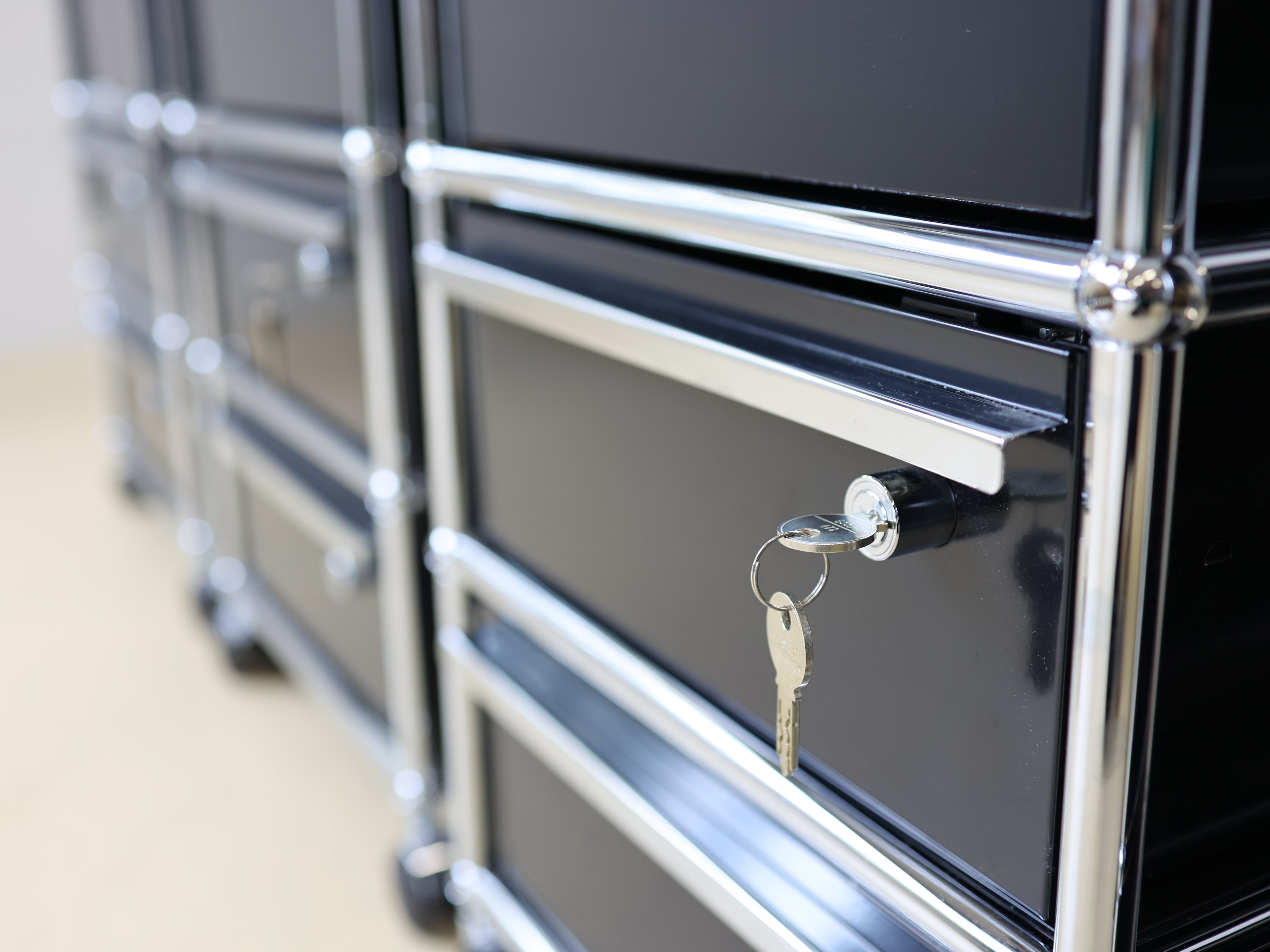 USM Haller Rollcontainer