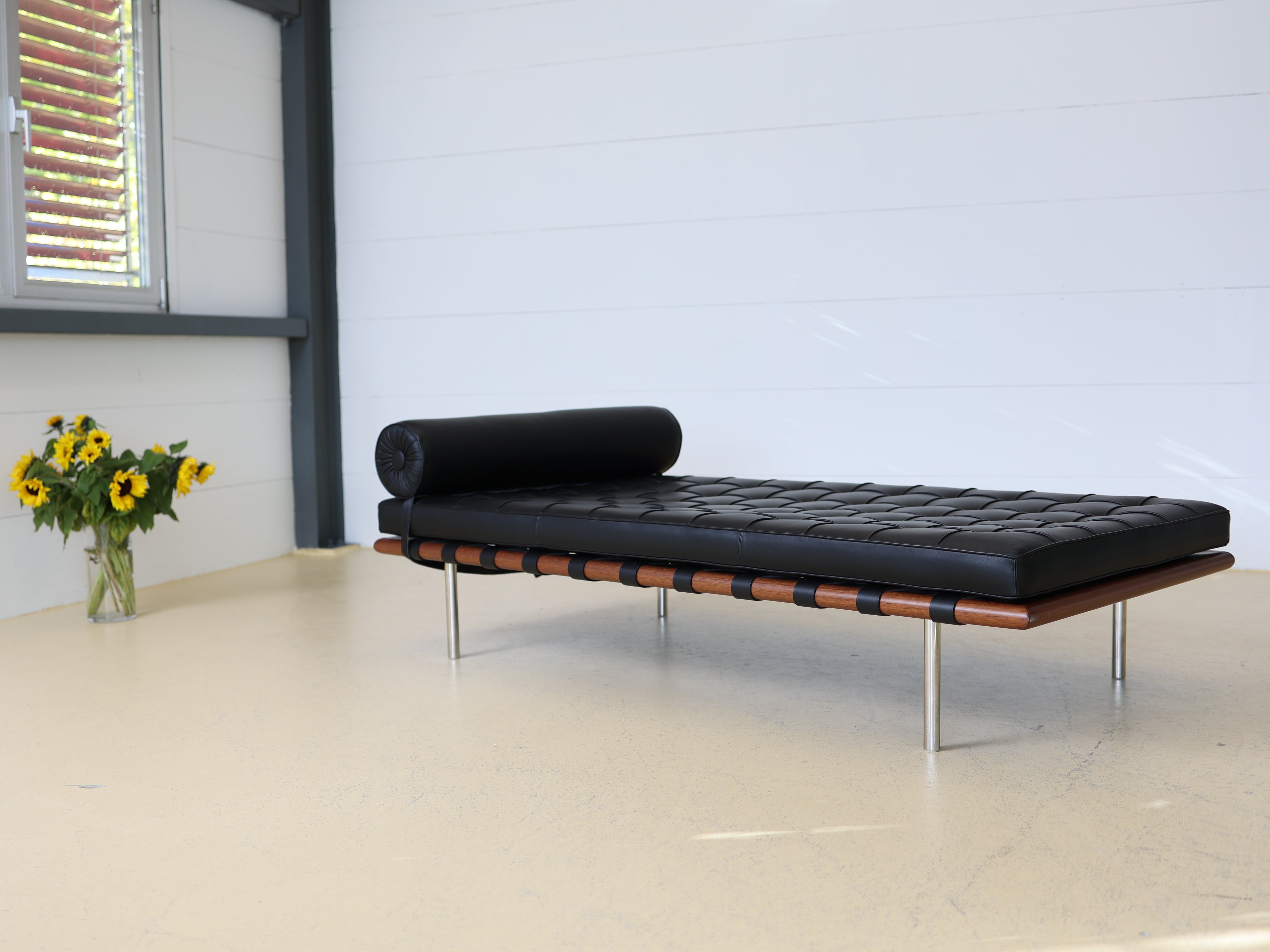 Barcelona Daybed, Ludwig Mies van der Rohe Knoll