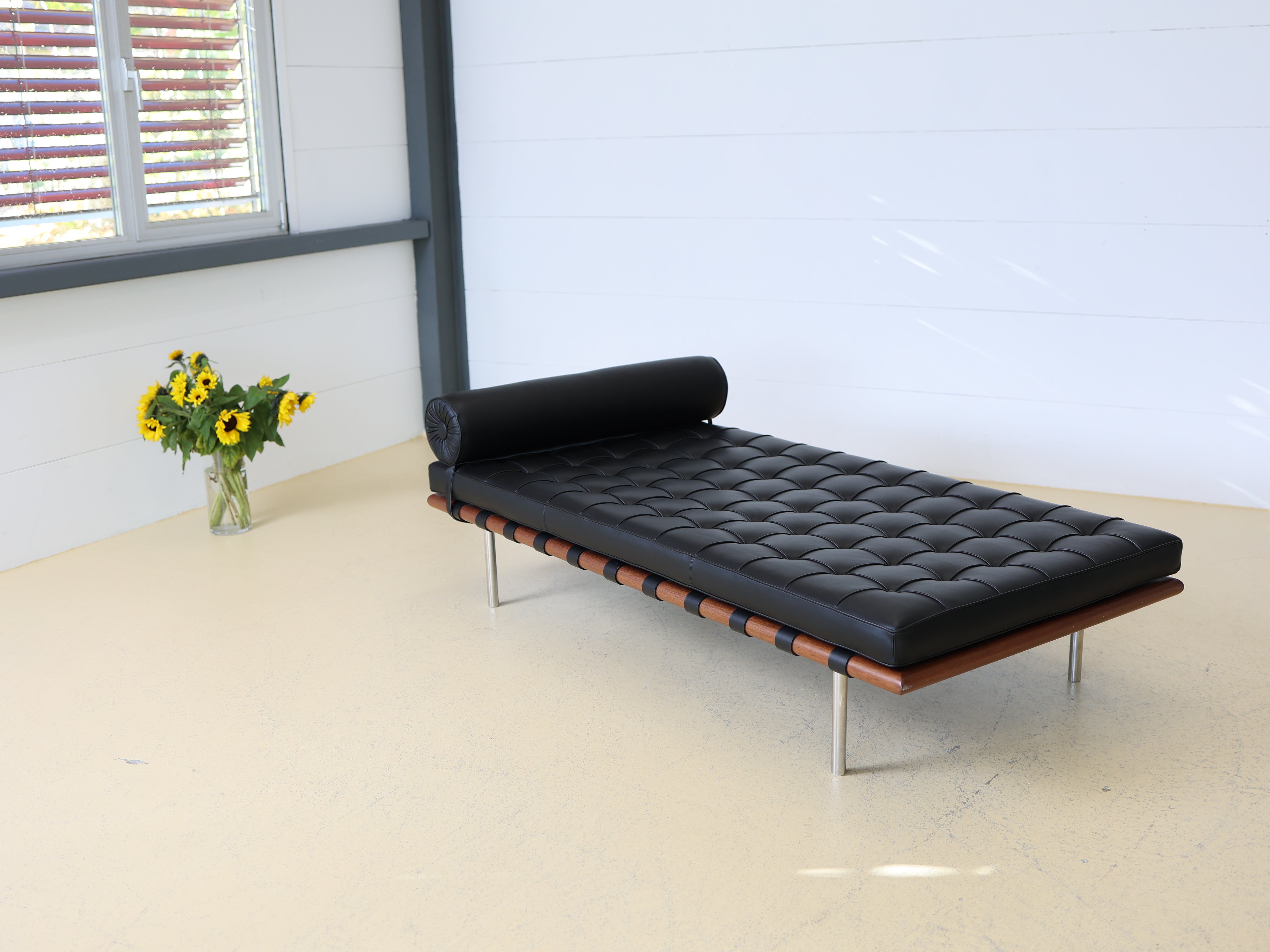 Barcelona Daybed, Ludwig Mies van der Rohe Knoll