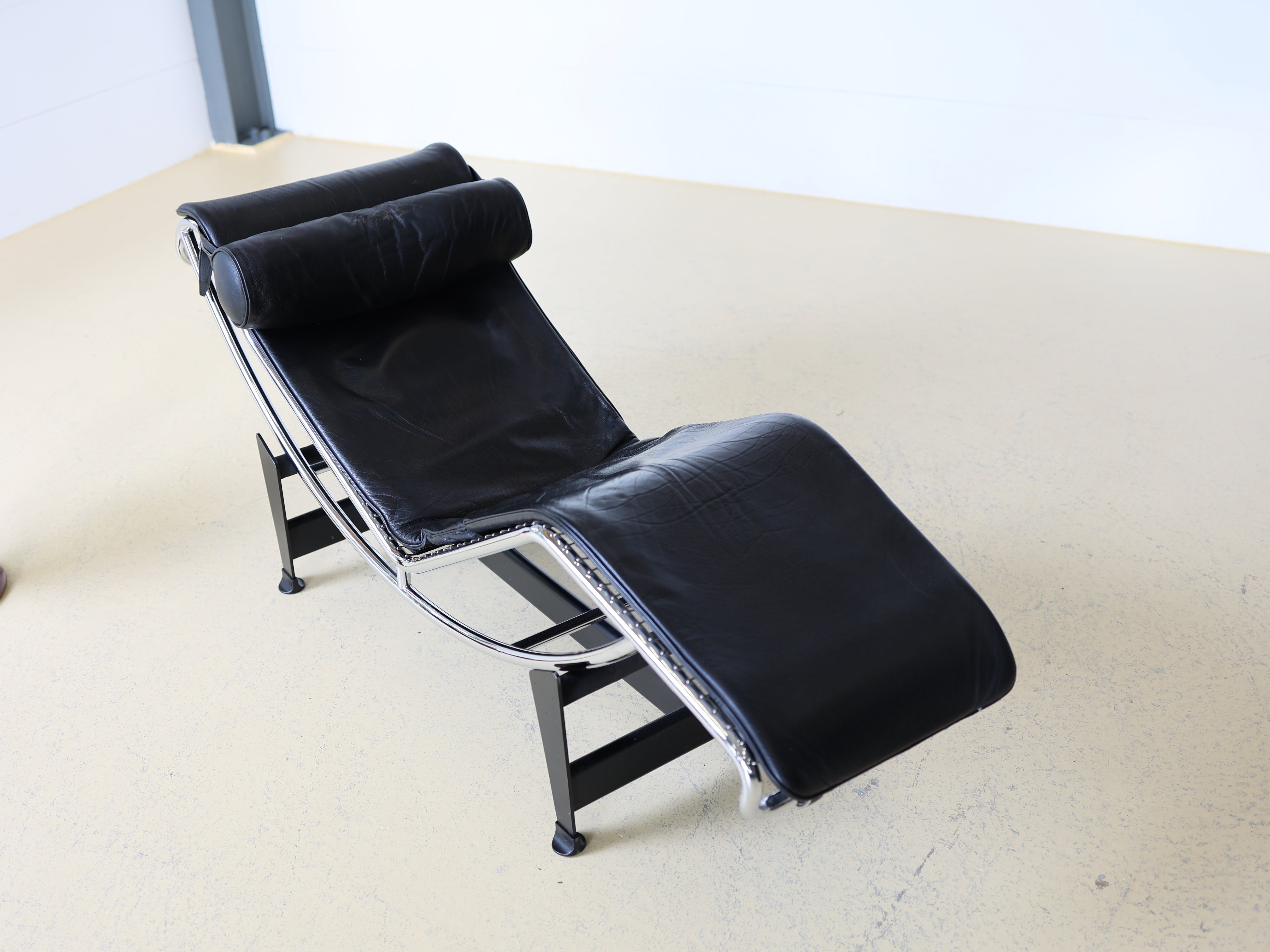 Le Corbusier Liege LC4 von Cassina