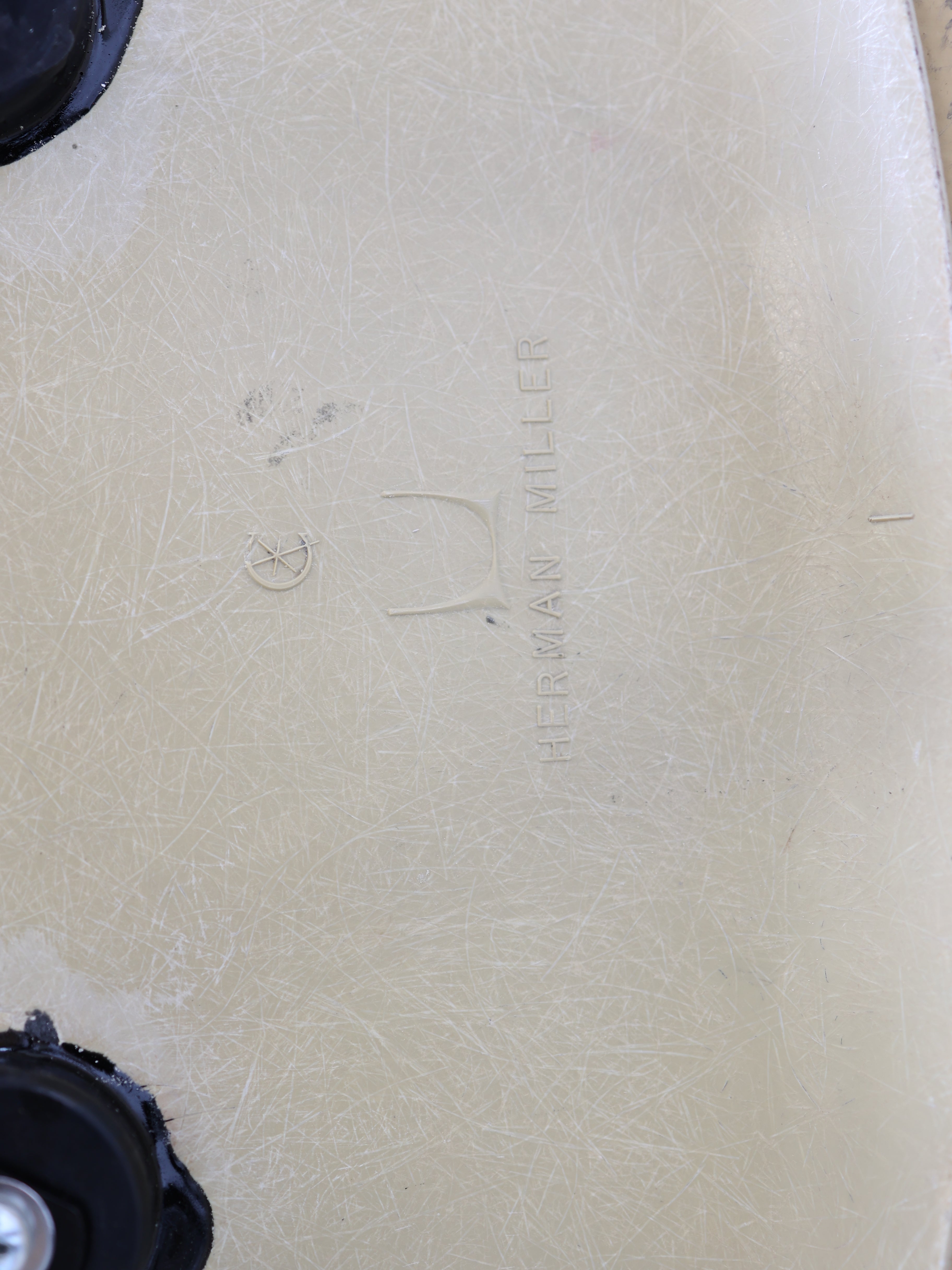 Eames Fiberglas Stühle von Hermann Miller im Set