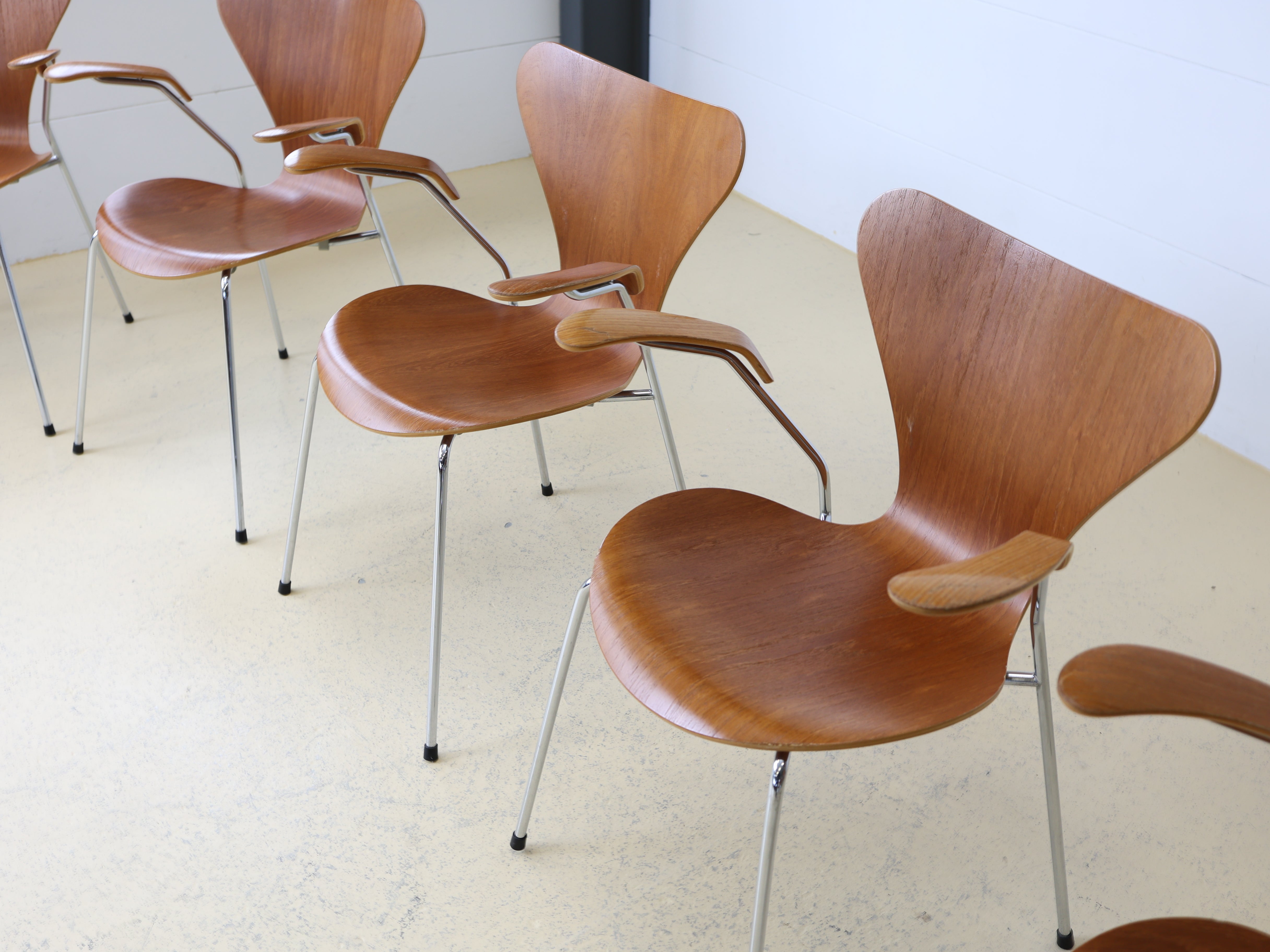 Arne Jacobsen Stühle von Fritz Hansen Braun 6